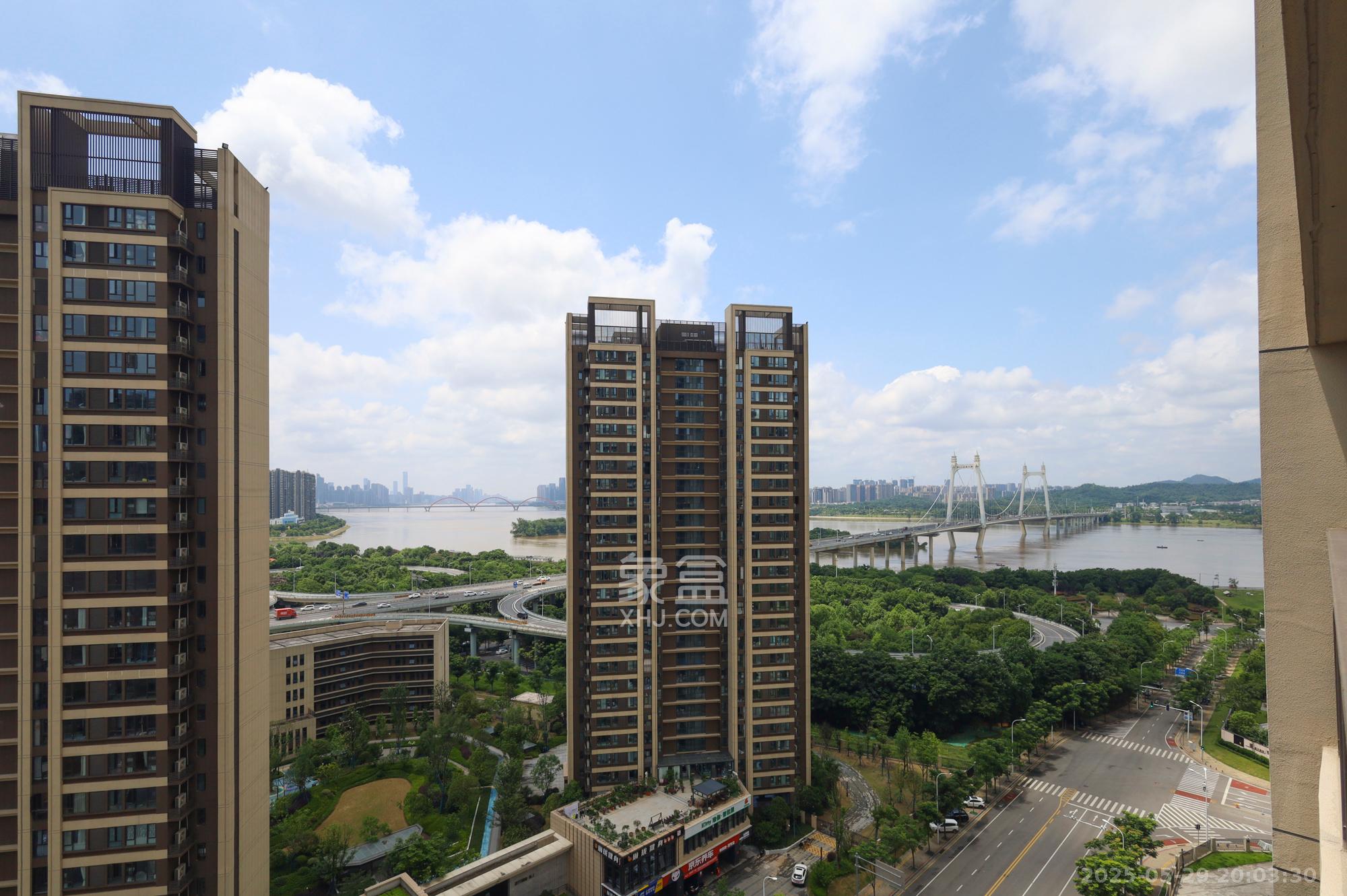 中欣楚天御府E区 4室2厅2卫 155.0万 中欣楚天御府E区 4室2厅2卫 155.0万其他