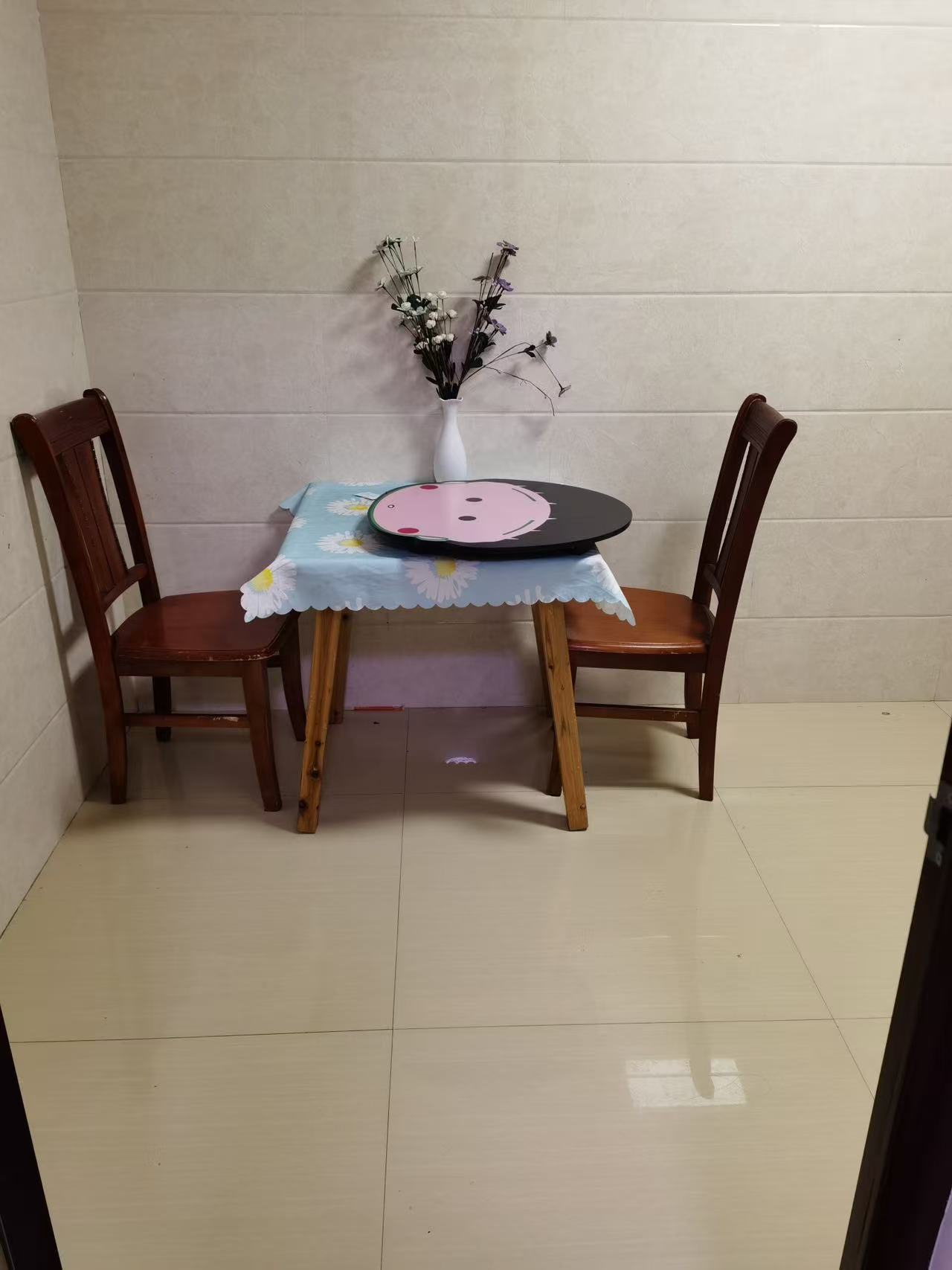 金塘小区  1室1厅1卫    700.0元/月 金塘小区  1室1厅1卫    700.0元/月室内图