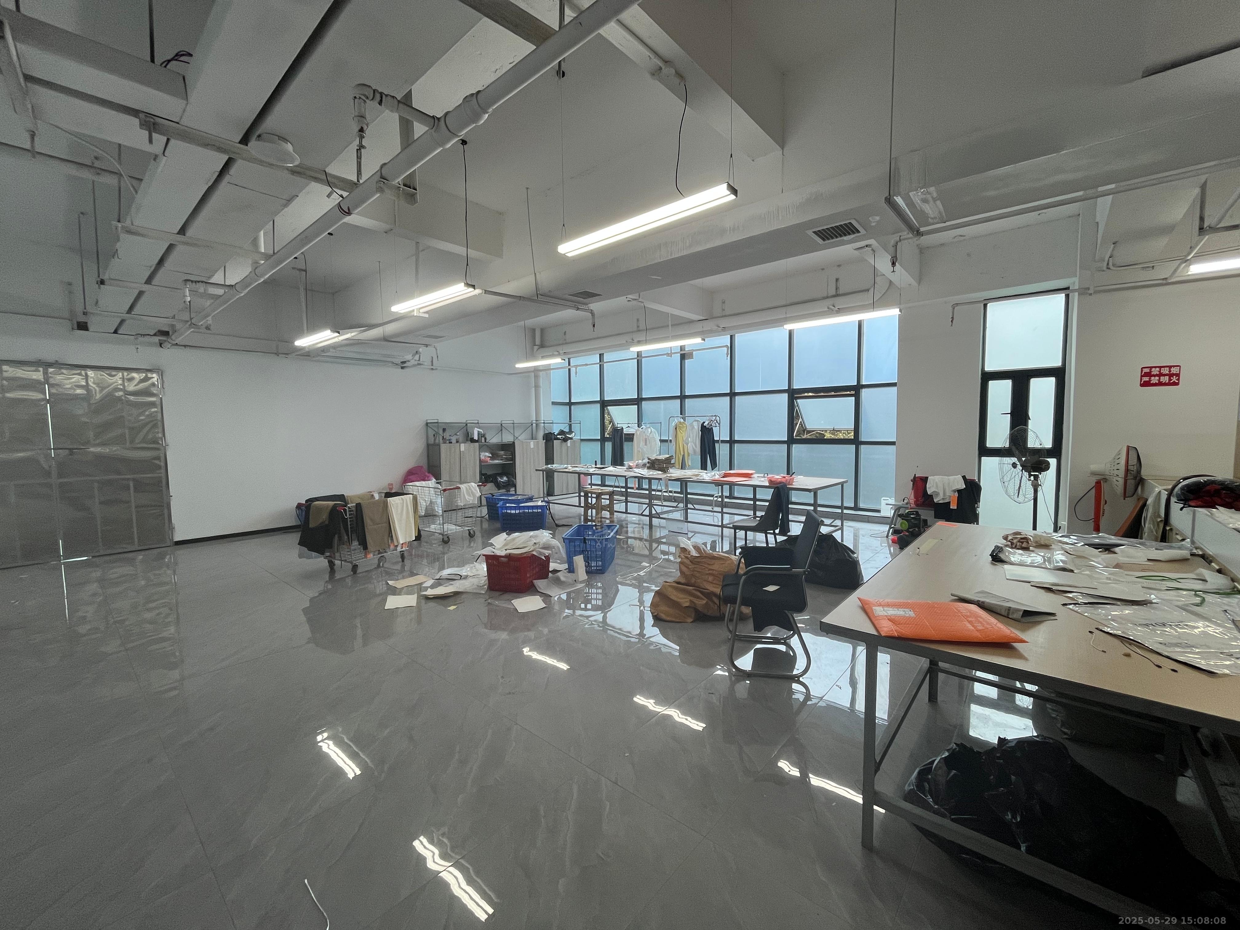 山水国际  10室1厅1卫   13200.00元/月室内图