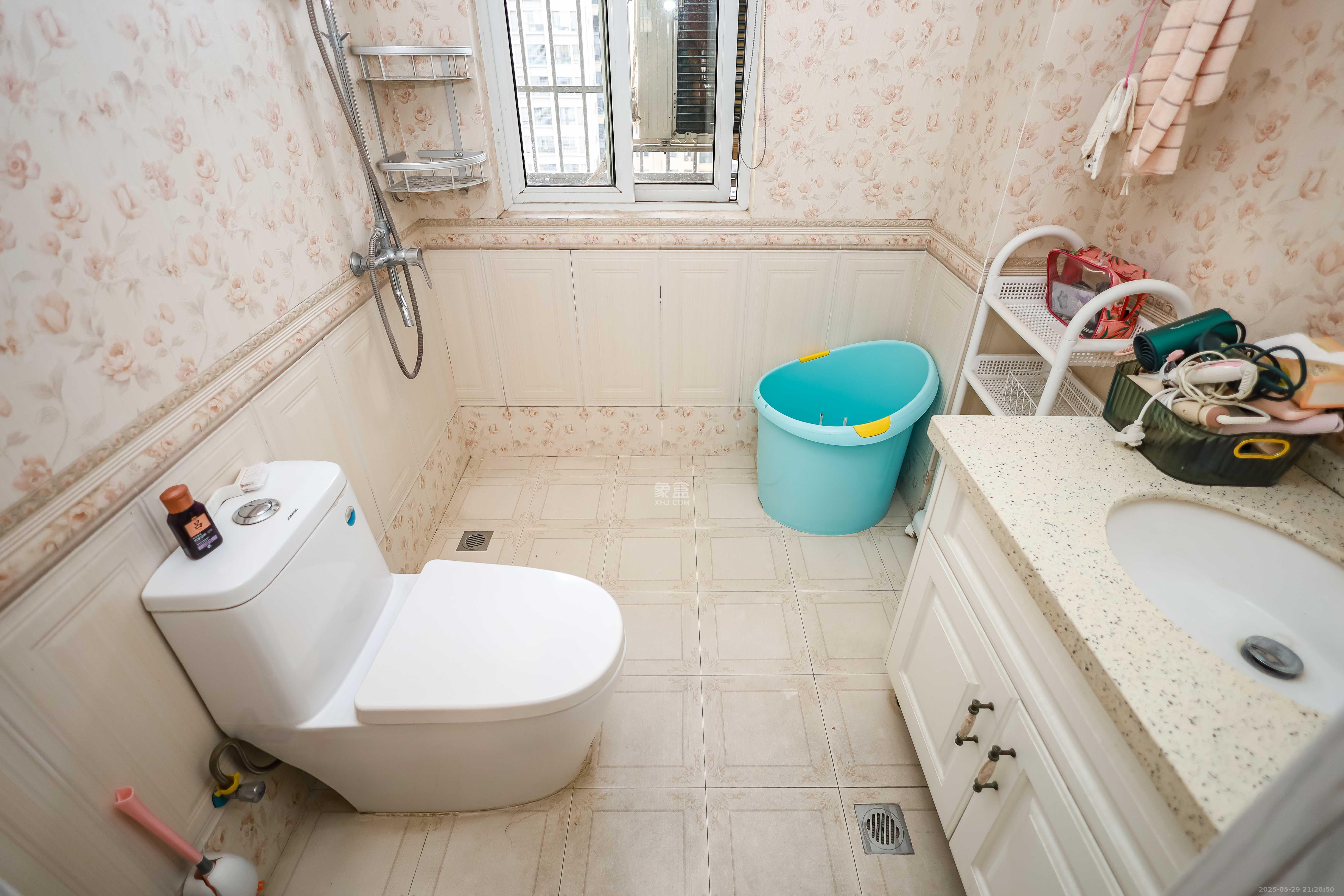 天麓尚层 4室2厅2卫 95.0万 天麓尚层 4室2厅2卫 95.0万卫生间