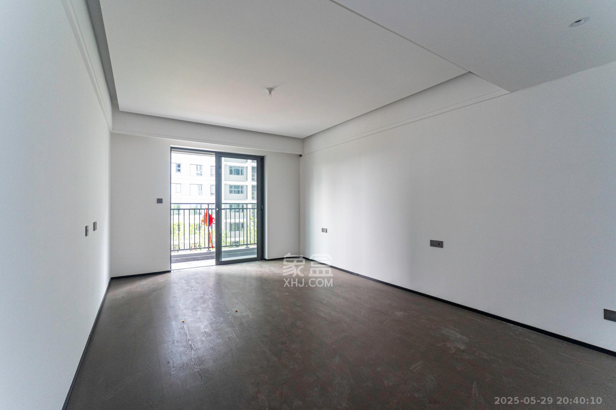 万科松湖天地 4室2厅2卫 320.0万 万科松湖天地 4室2厅2卫 320.0万卧室