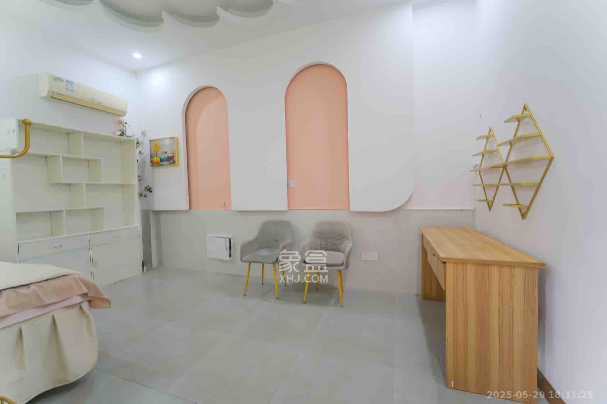 山水湾 5室2厅3卫 6800.0元/月 山水湾 5室2厅3卫 6800.0元/月室内图