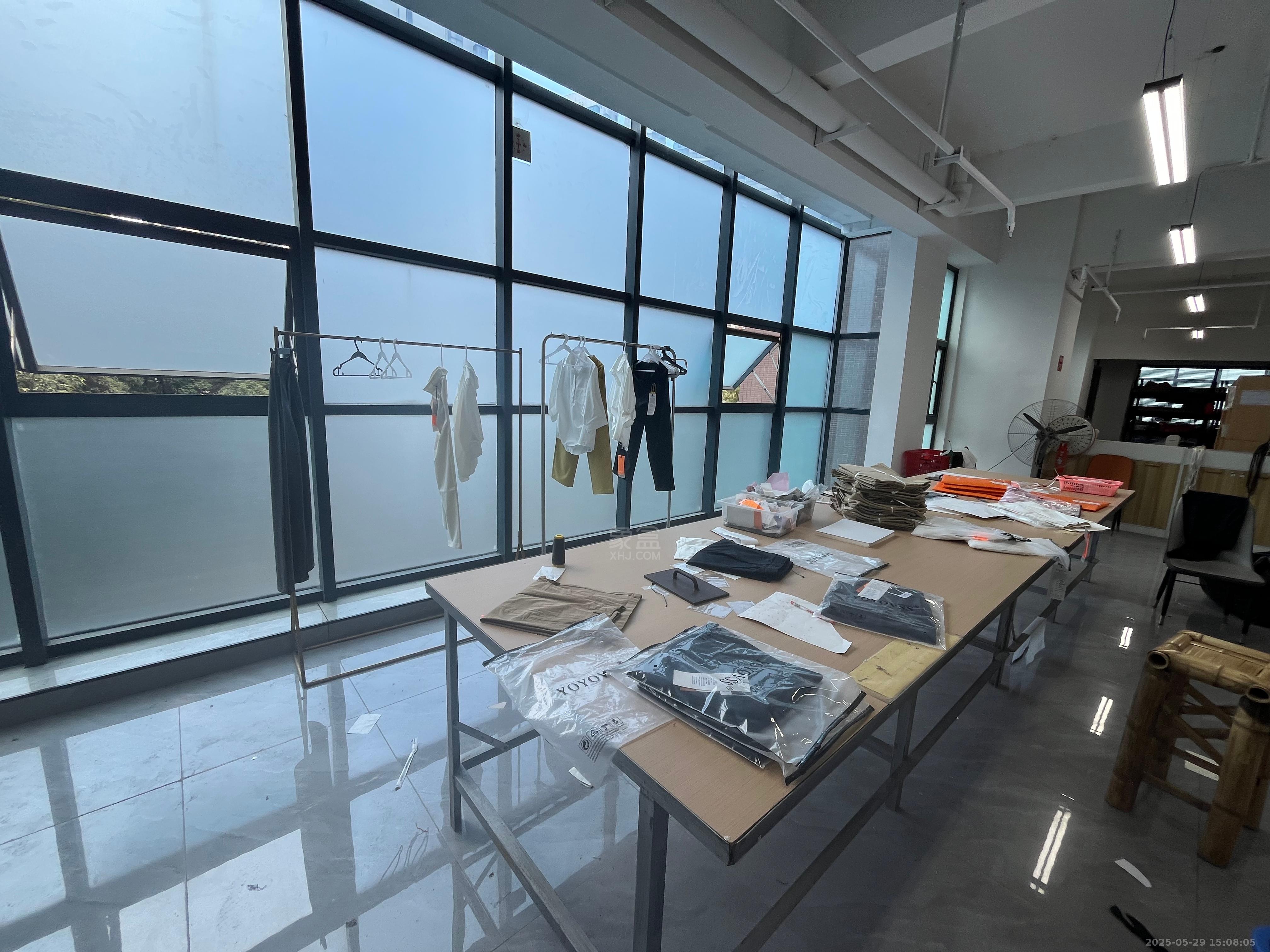 山水国际  10室1厅1卫   13200.00元/月室内图