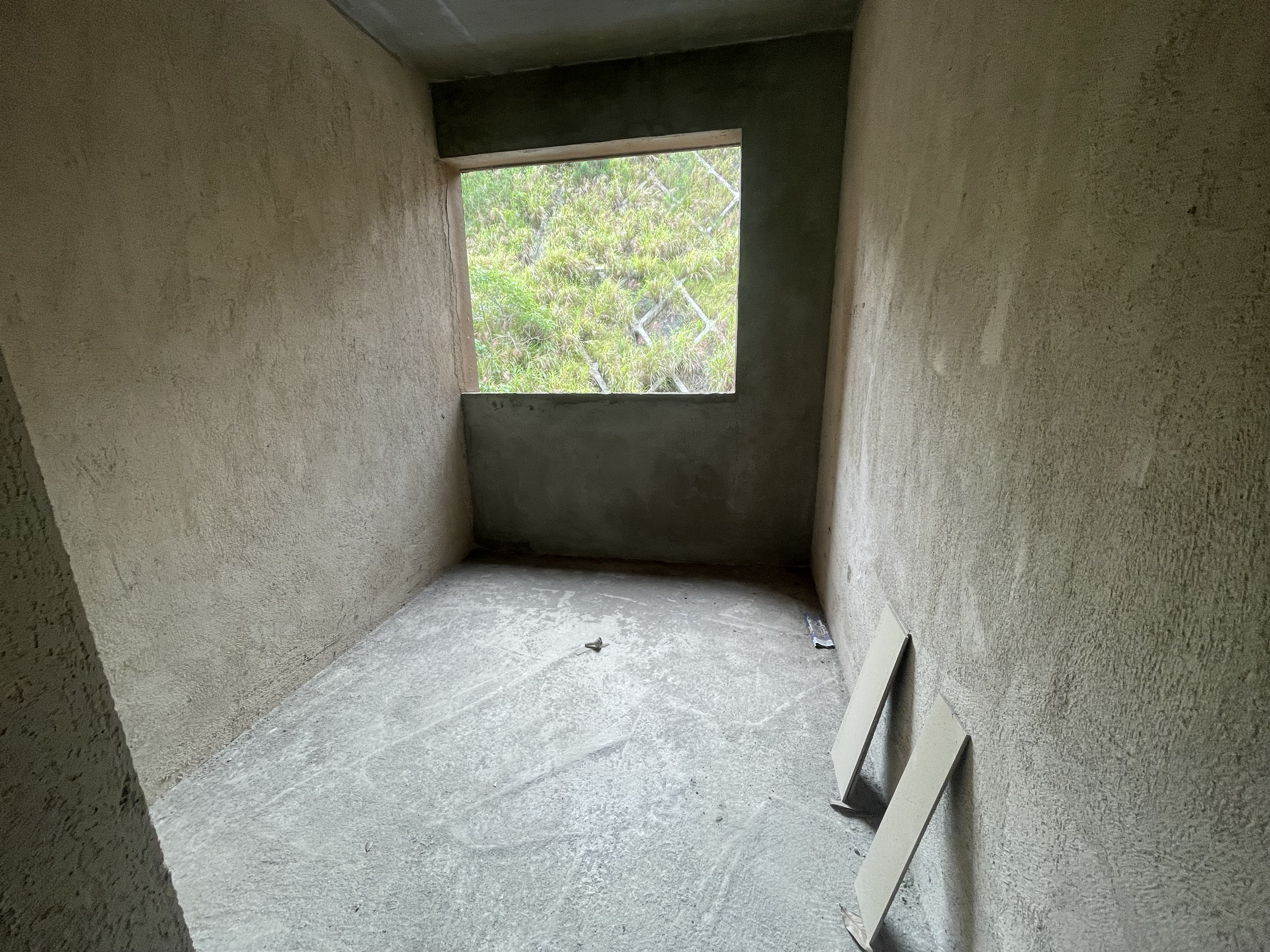 和泰家园 5室2厅2卫 79.8万 和泰家园 5室2厅2卫 79.8万客厅