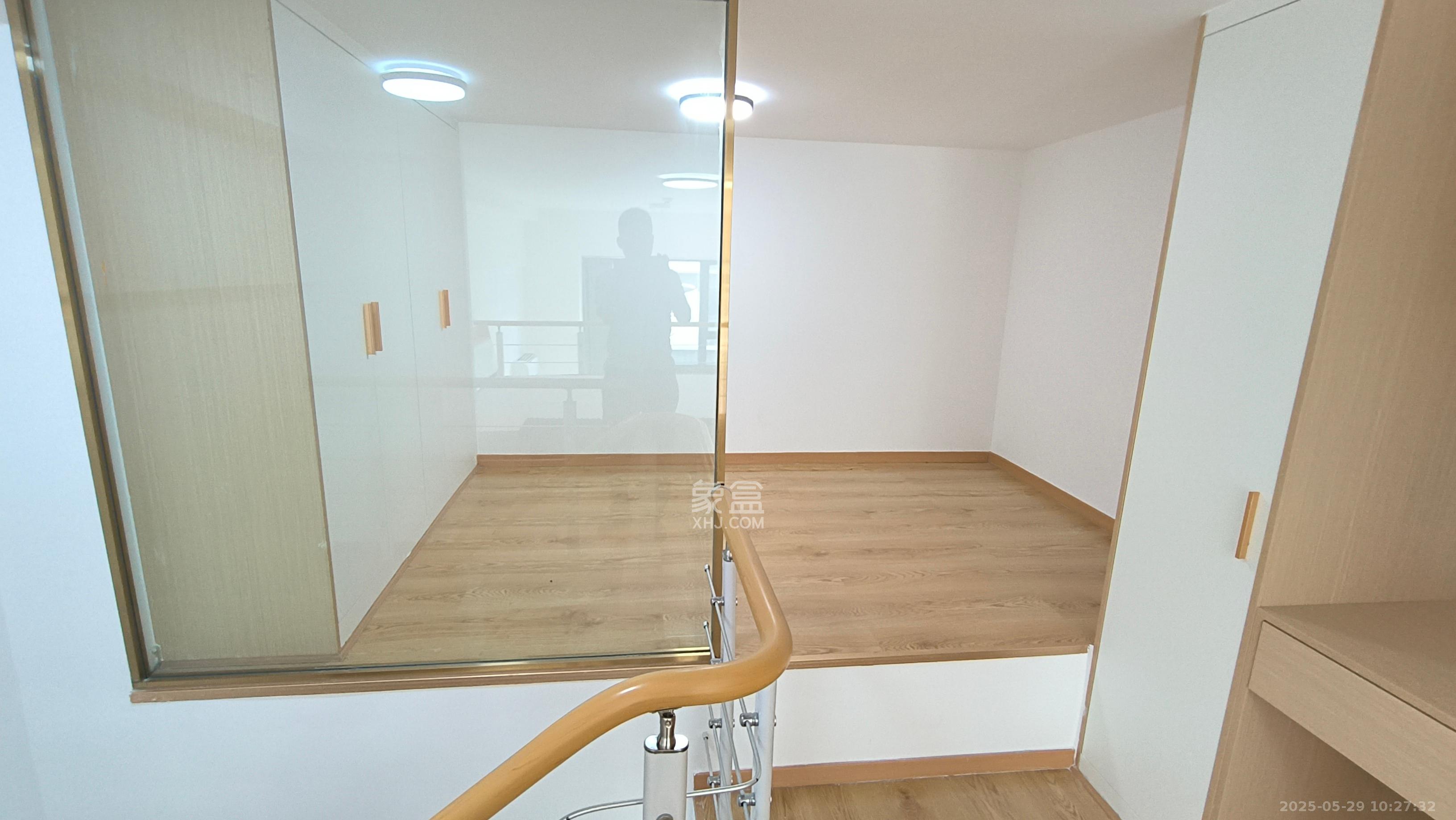 映客龙湖璟翠公馆（映客龙湖璟翠中心）   41.63㎡      1800.0元/月室内图