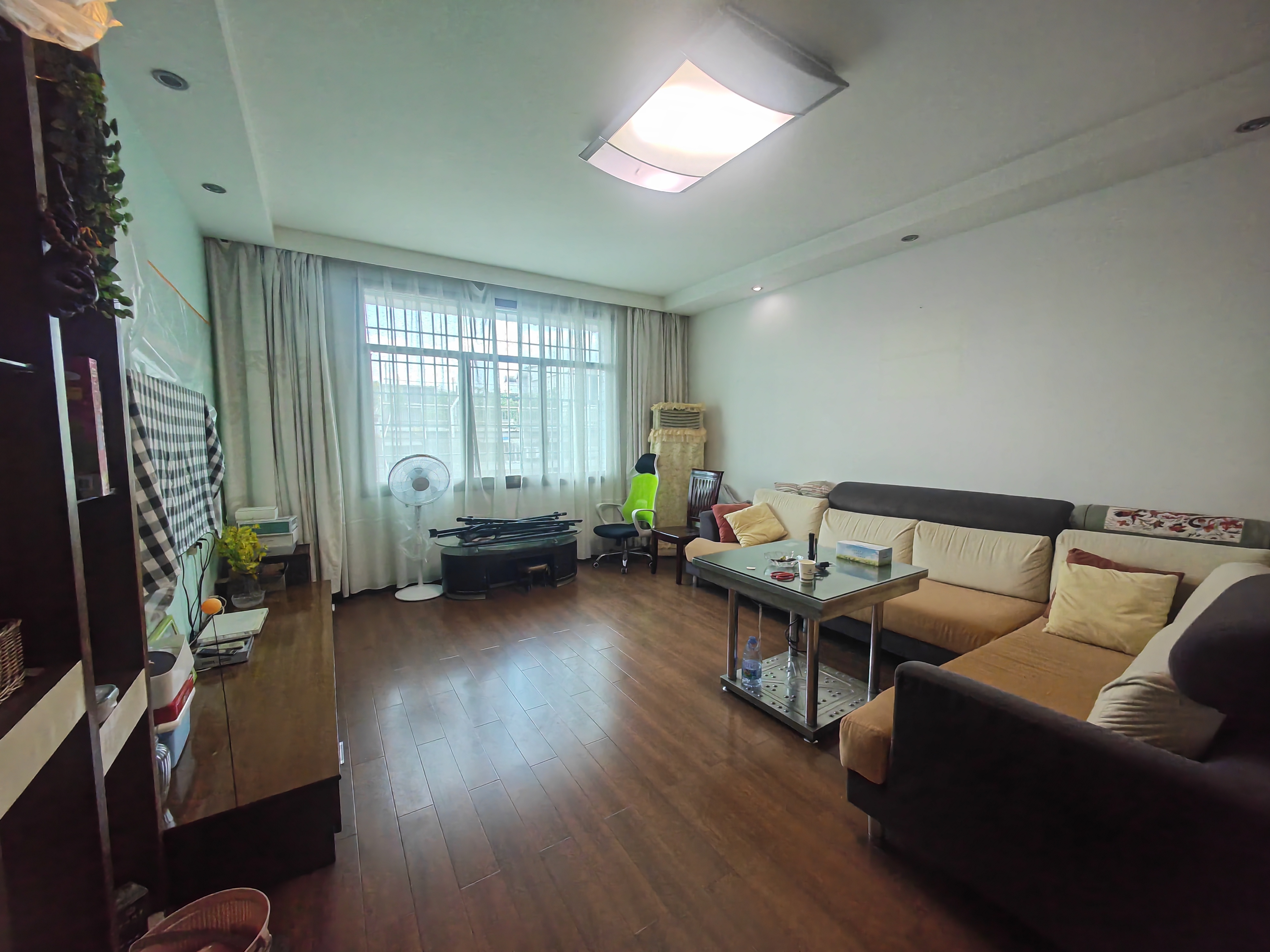 供水大厦(自来水公司家属楼) 3室2厅2卫 46.8万 供水大厦(自来水公司家属楼) 3室2厅2卫 46.8万客厅