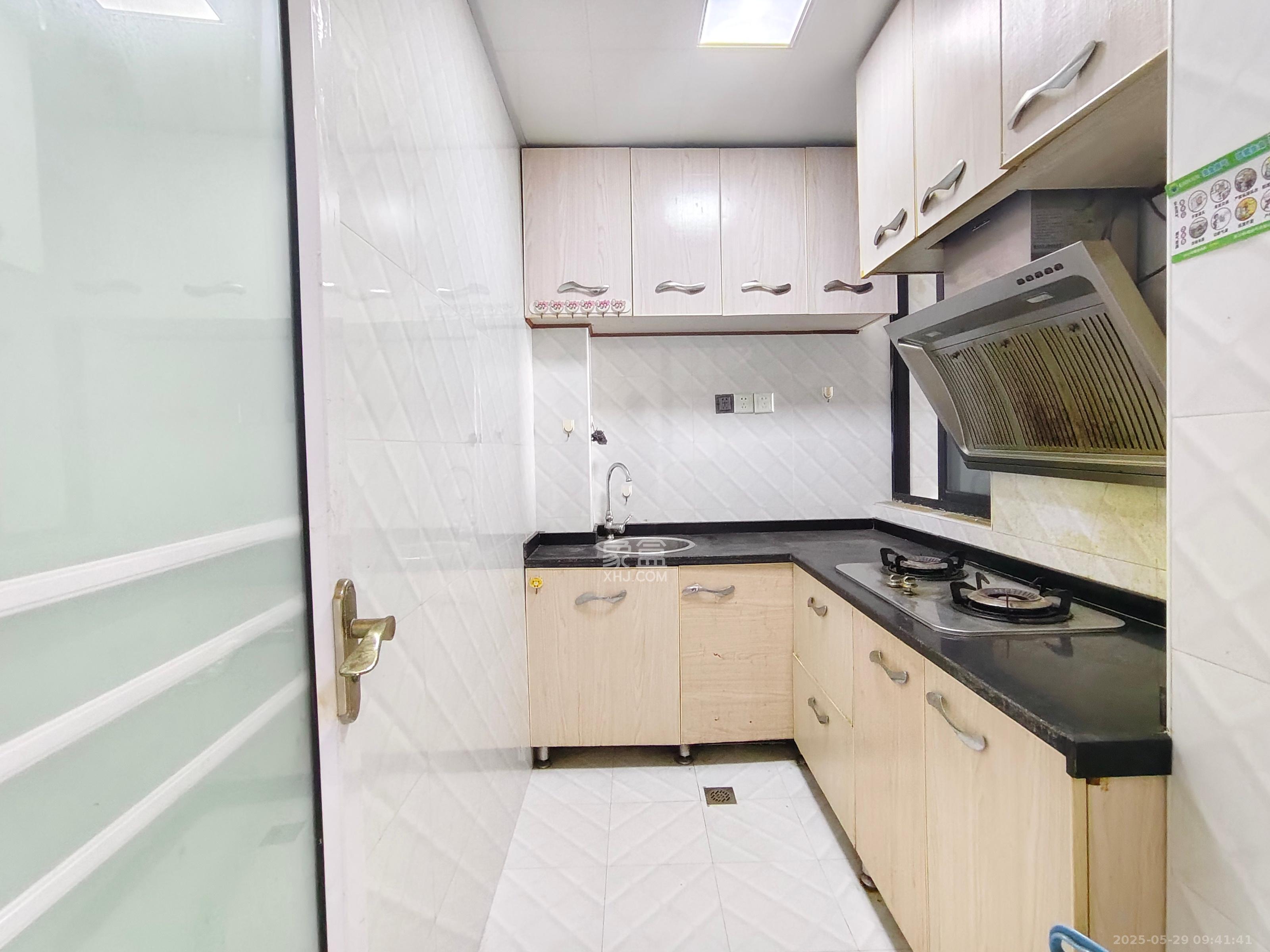 百纳广场(百纳公寓) 1室1厅1卫 1900.0元/月 百纳广场(百纳公寓) 1室1厅1卫 1900.0元/月室内图