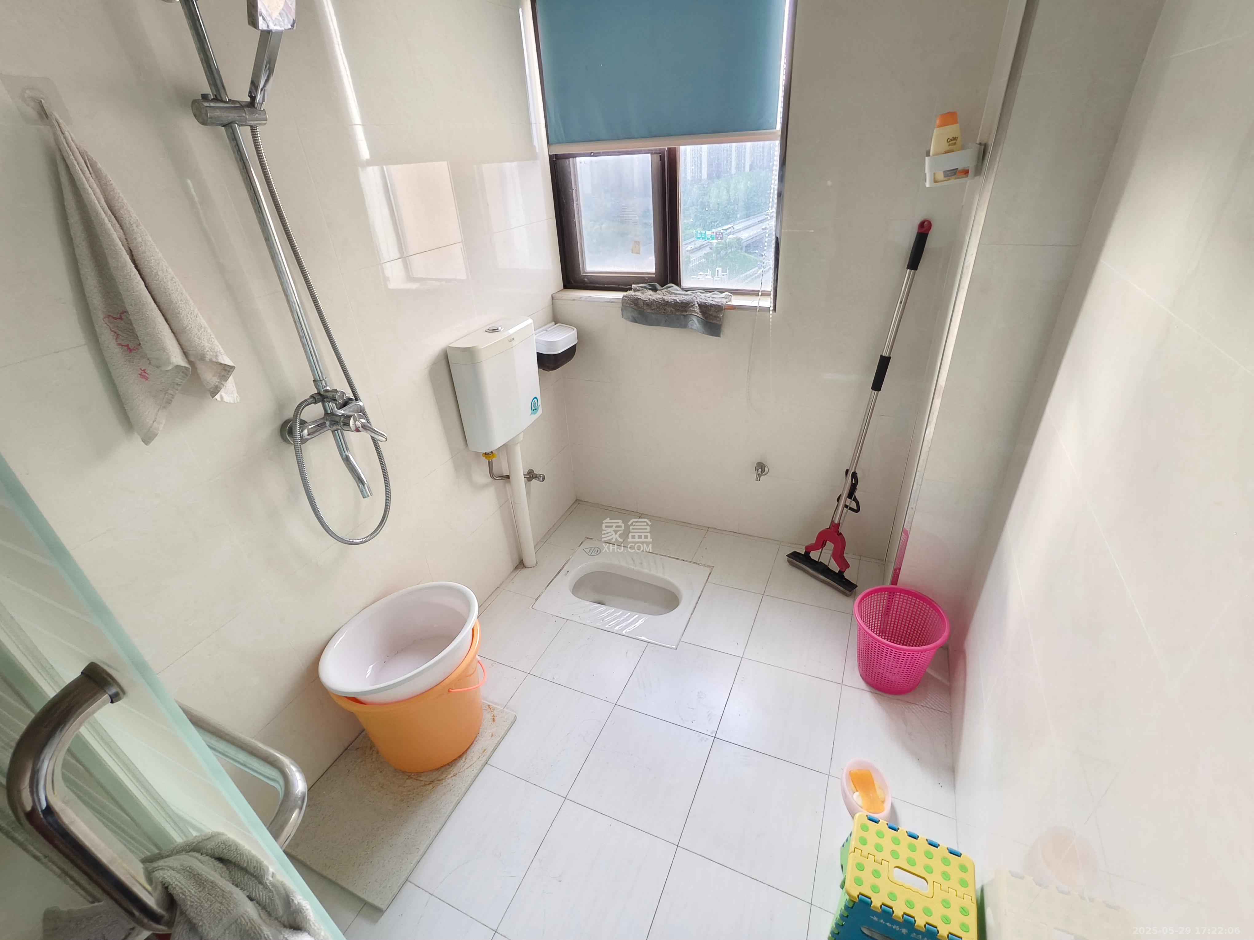 梅溪鑫苑名家  3室2厅2卫   2600.00元/月室内图