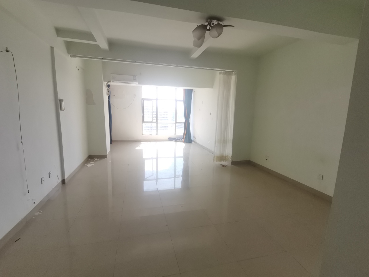 蓝天丽城 1室1厅1卫 1800.0元/月 蓝天丽城 1室1厅1卫 1800.0元/月室内图