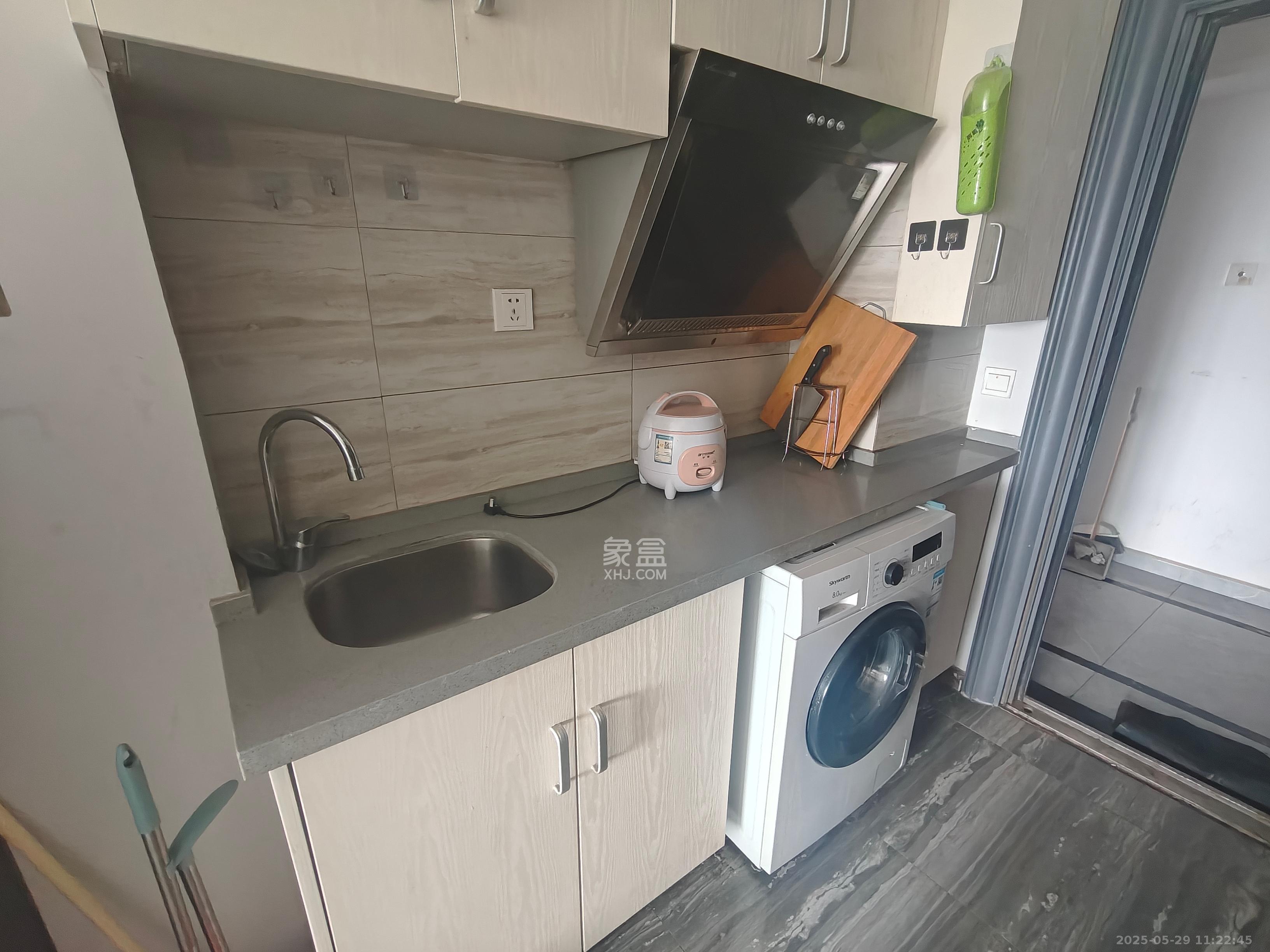 拿铁空间  1室0厅1卫    1500.0元/月 拿铁空间  1室0厅1卫    1500.0元/月室内图