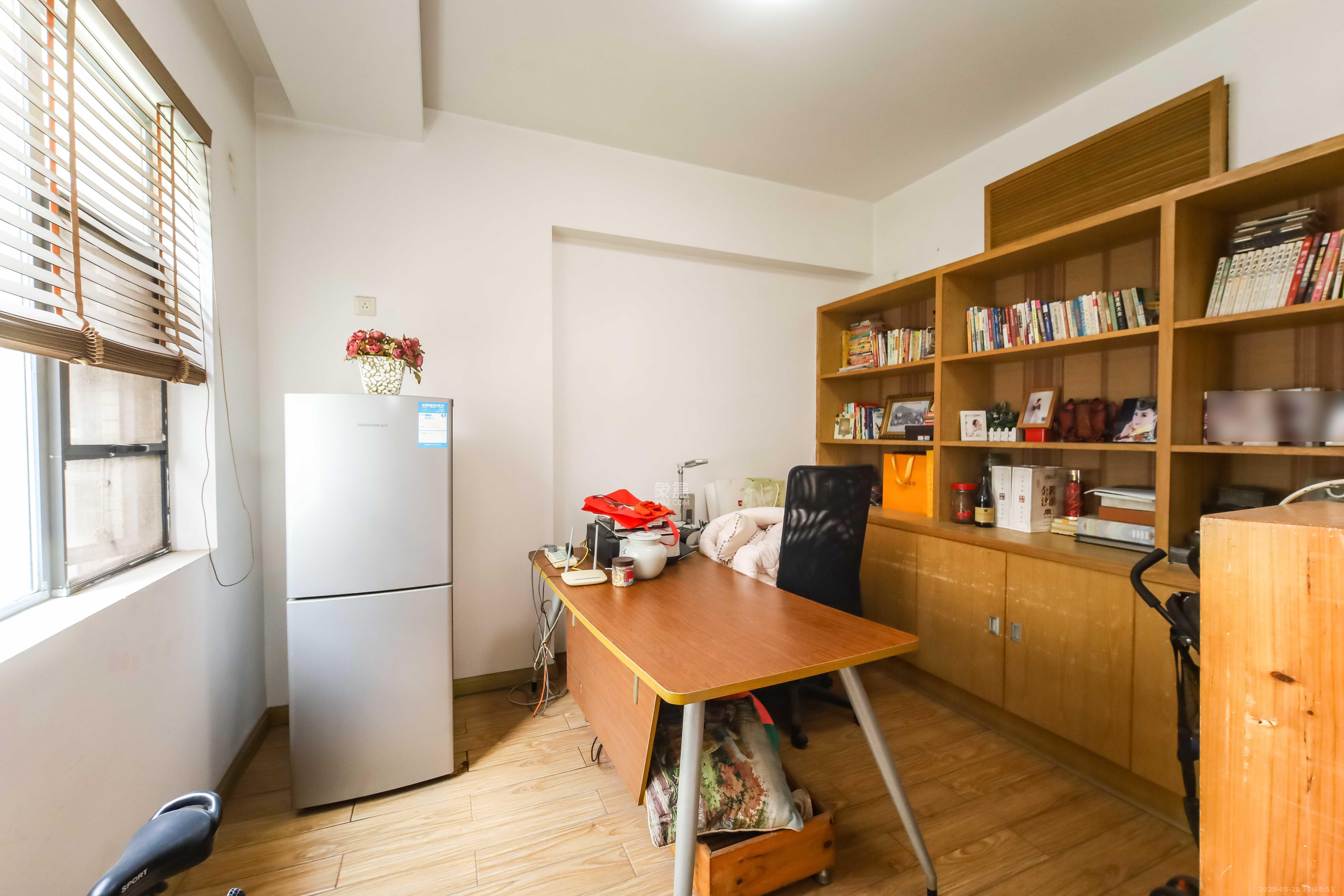 银港水晶城 4室2厅2卫 120.0万 银港水晶城 4室2厅2卫 120.0万其他