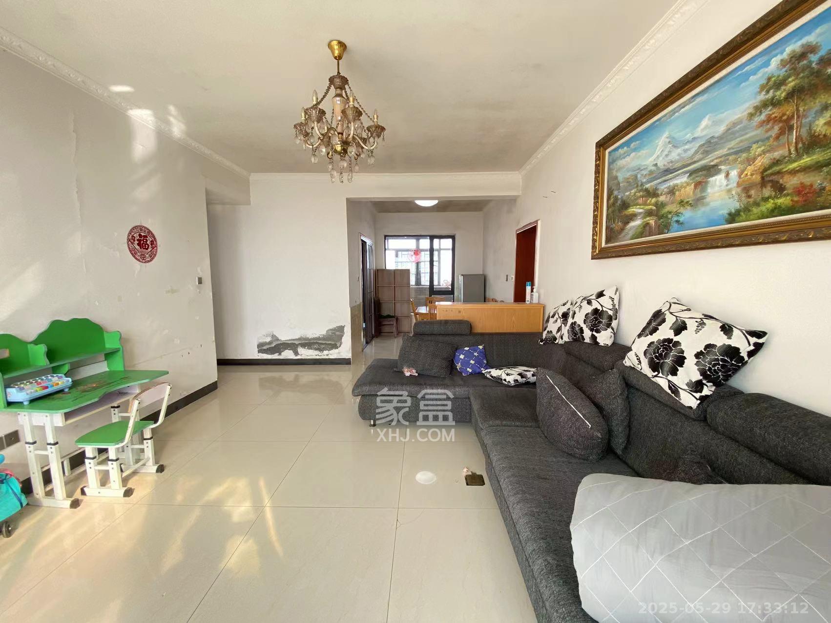 辉煌国际城一期  3室2厅1卫    2500.0元/月室内图