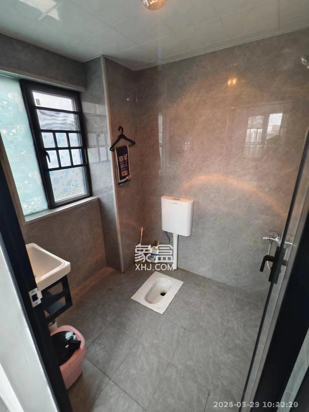 山水新城  3室2厅2卫   2480.00元/月室内图