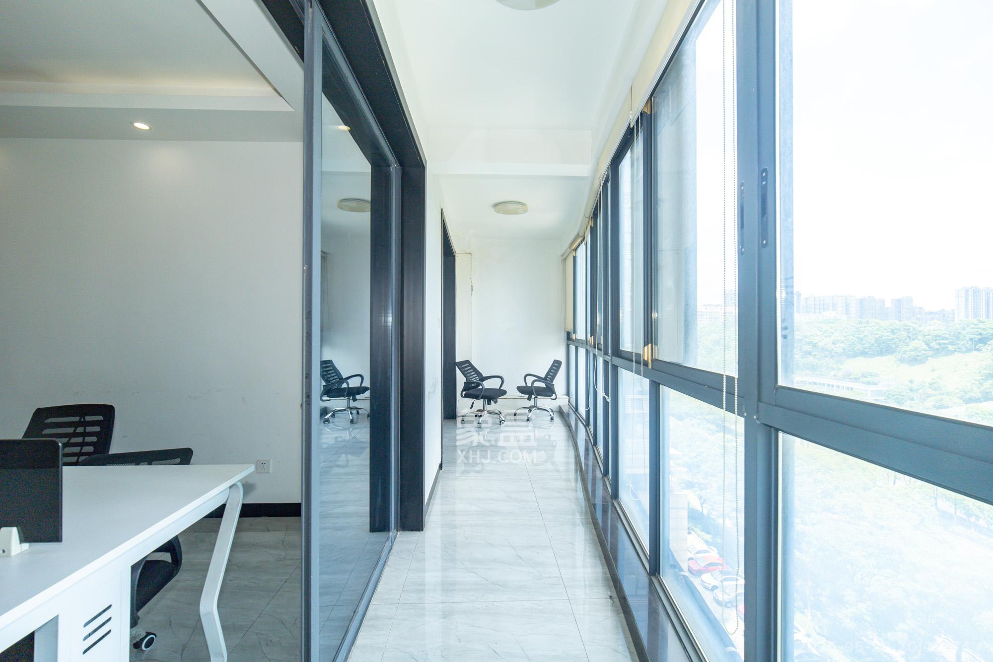 财富港湾(绿领大厦) 2室2厅1卫 75.0万 财富港湾(绿领大厦) 2室2厅1卫 75.0万阳台