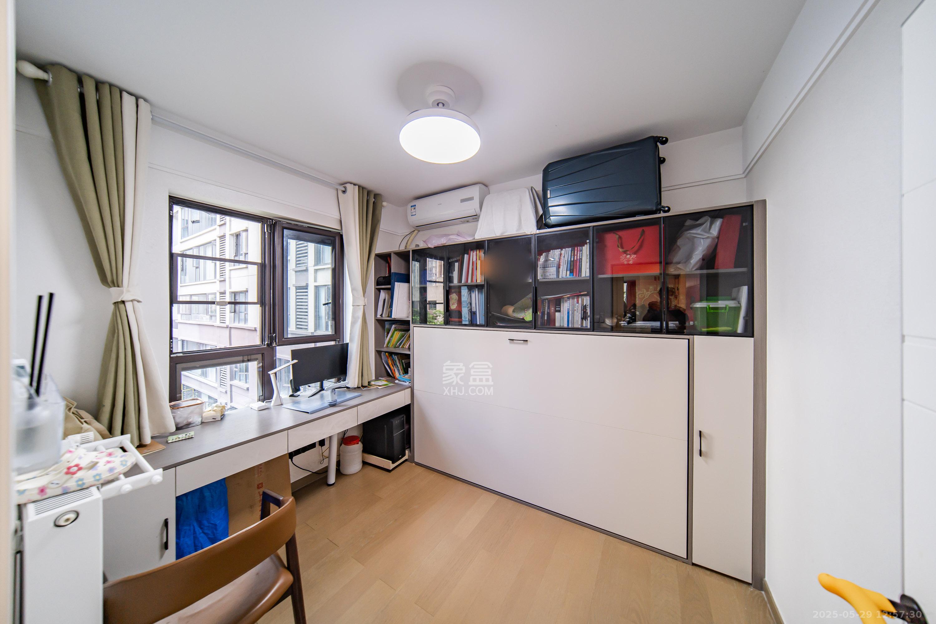 城发恒伟星雅韵(恒伟星辉苑)  4室2厅2卫    202.0万 城发恒伟星雅韵(恒伟星辉苑)  4室2厅2卫    202.0万卧室