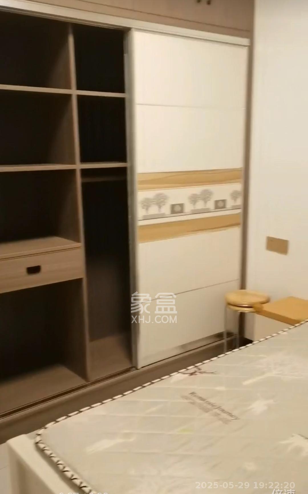 桥头家苑一期  1室0厅0卫   1000.00元/月室内图