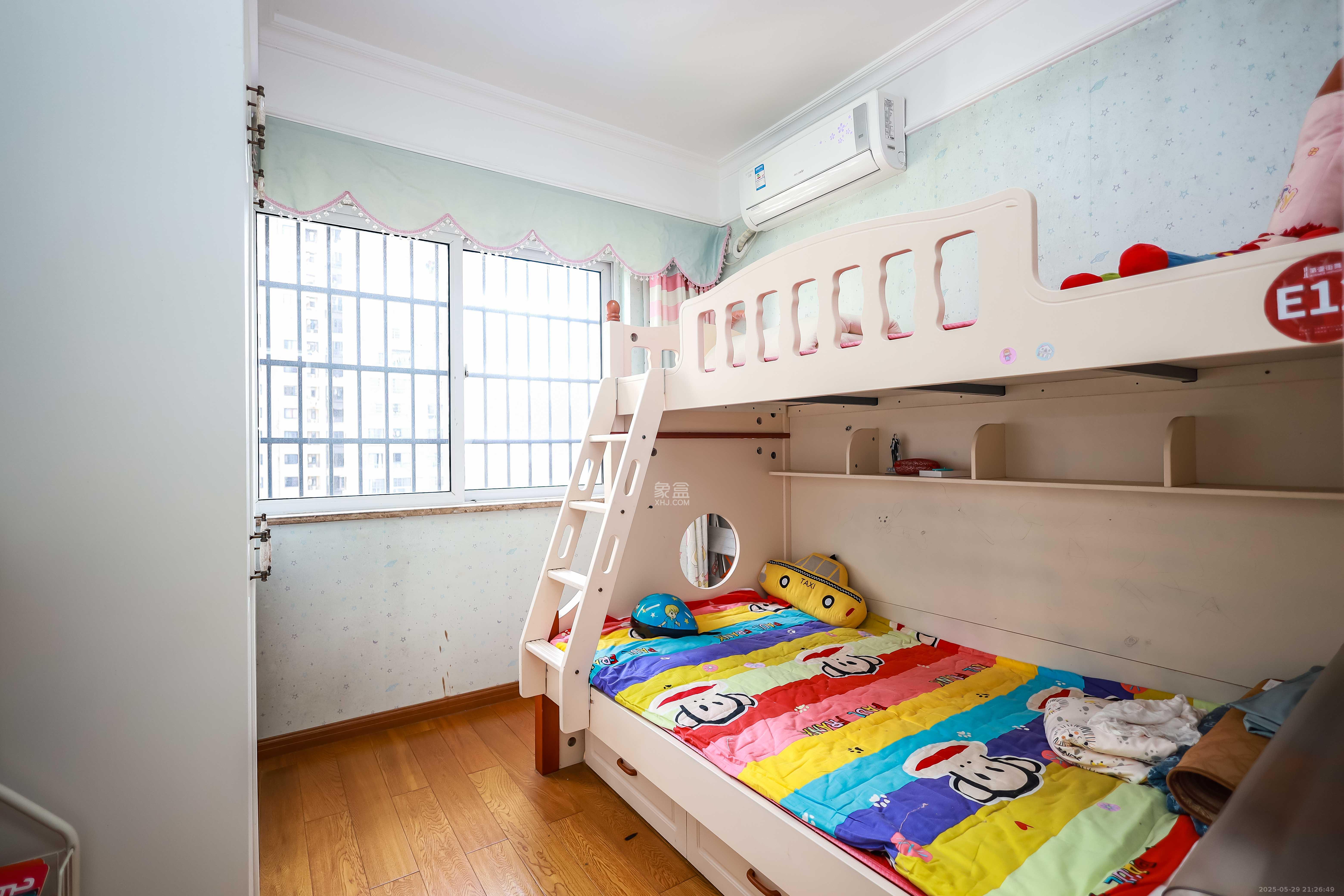 天麓尚层 4室2厅2卫 95.0万 天麓尚层 4室2厅2卫 95.0万卧室