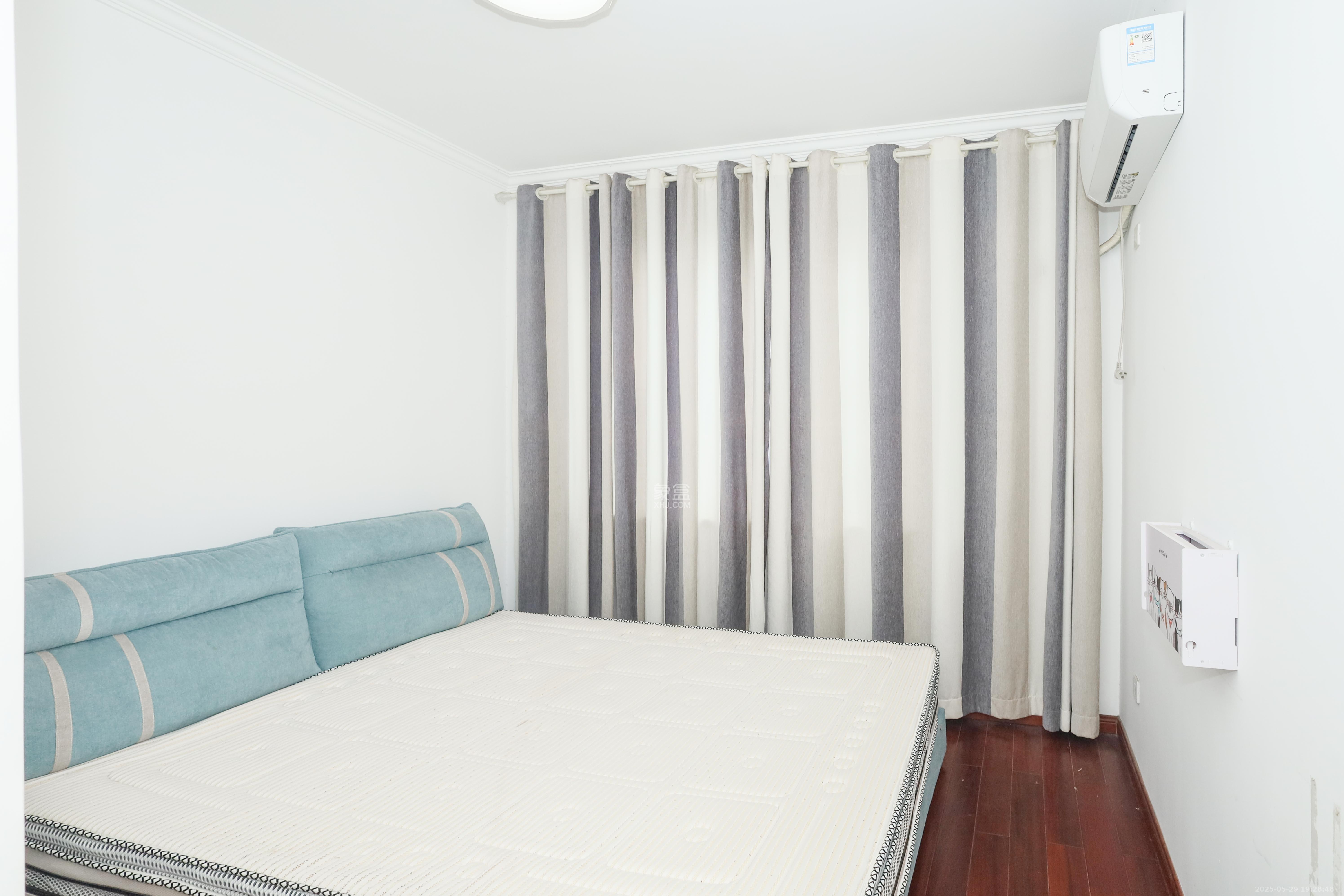 润芳园 4室2厅2卫 120.0万 润芳园 4室2厅2卫 120.0万卧室