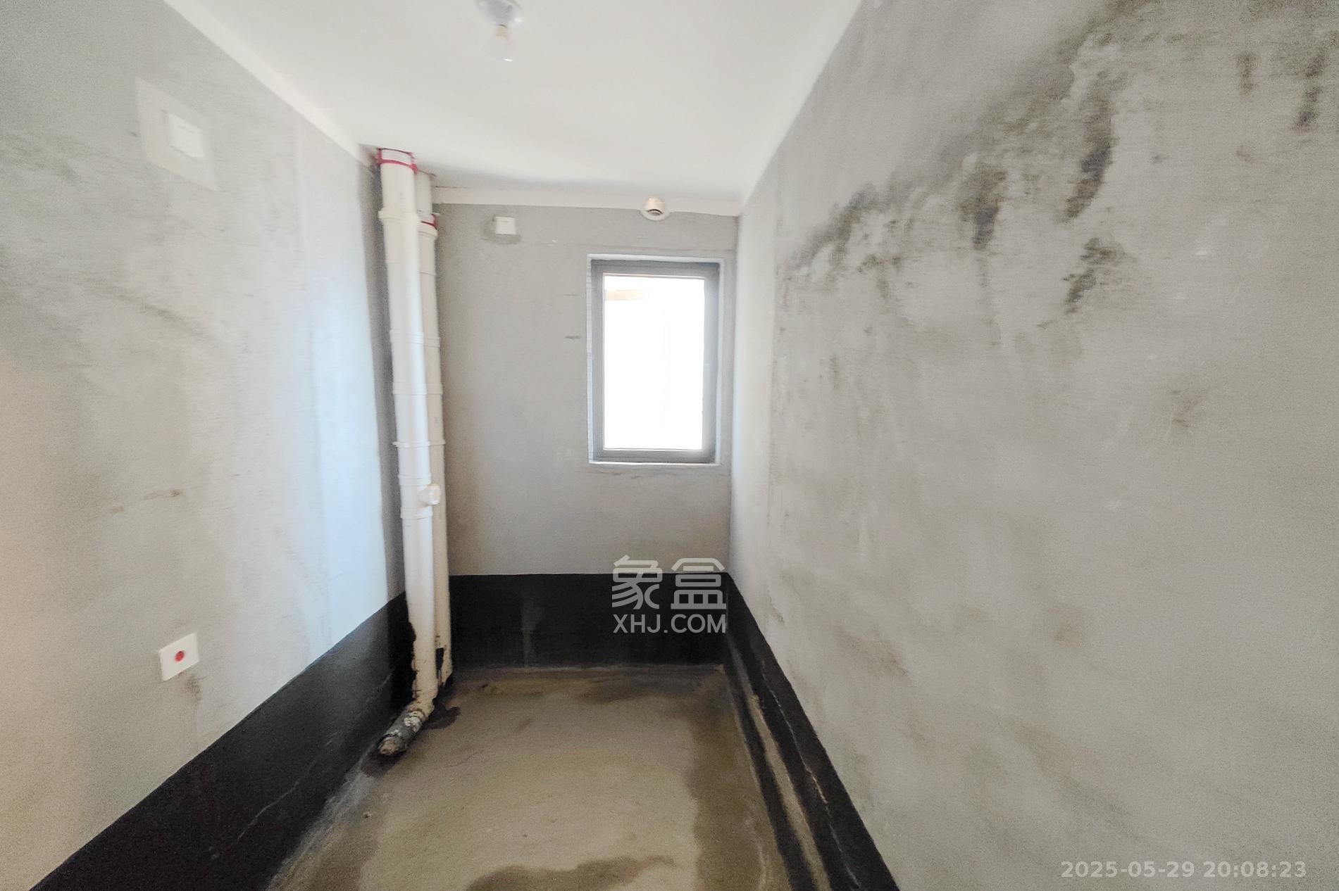 保利大都汇四期 4室2厅2卫 130.0万 保利大都汇四期 4室2厅2卫 130.0万其他