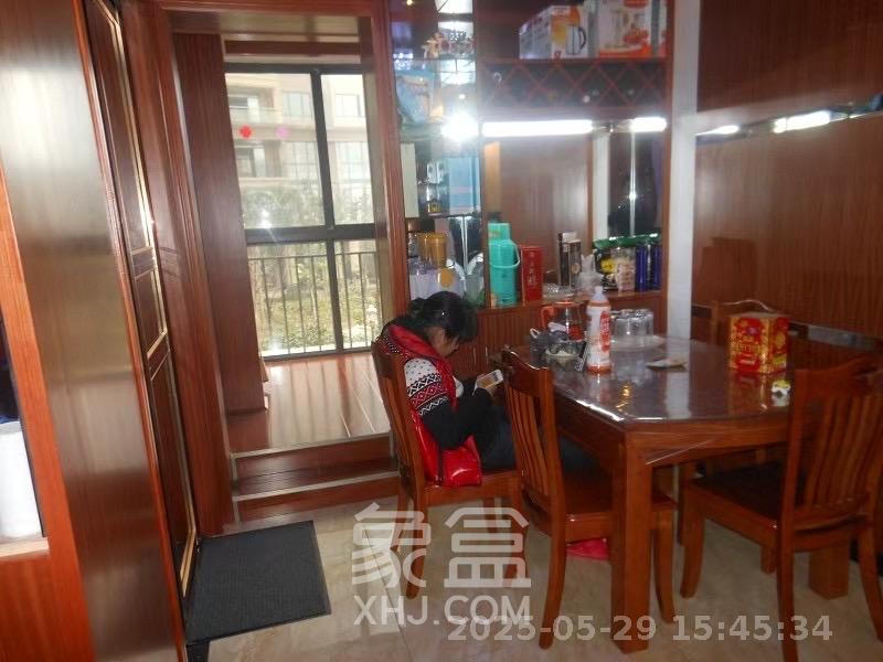 新华都万家城  3室2厅2卫   2400.00元/月室内图
