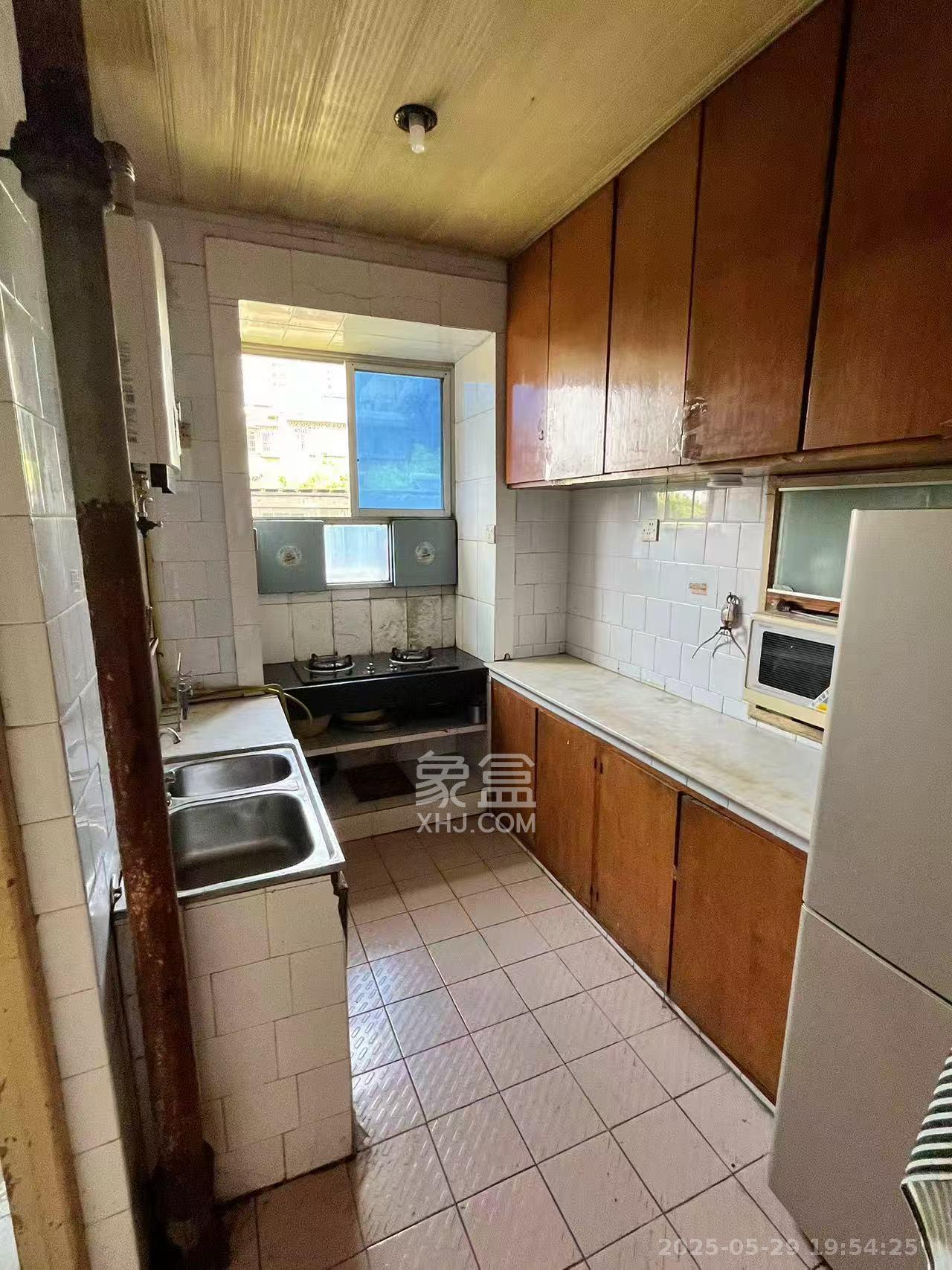 湘雅医学院(湘雅附一北院)  3室2厅1卫    2400.0元/月 湘雅医学院(湘雅附一北院)  3室2厅1卫    2400.0元/月室内图