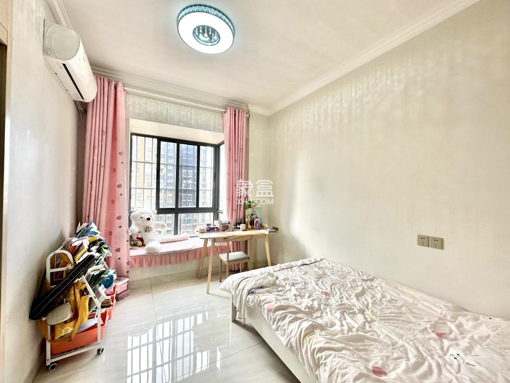 昌茂城邦  4室2厅2卫    237.0万 昌茂城邦  4室2厅2卫    237.0万室内图