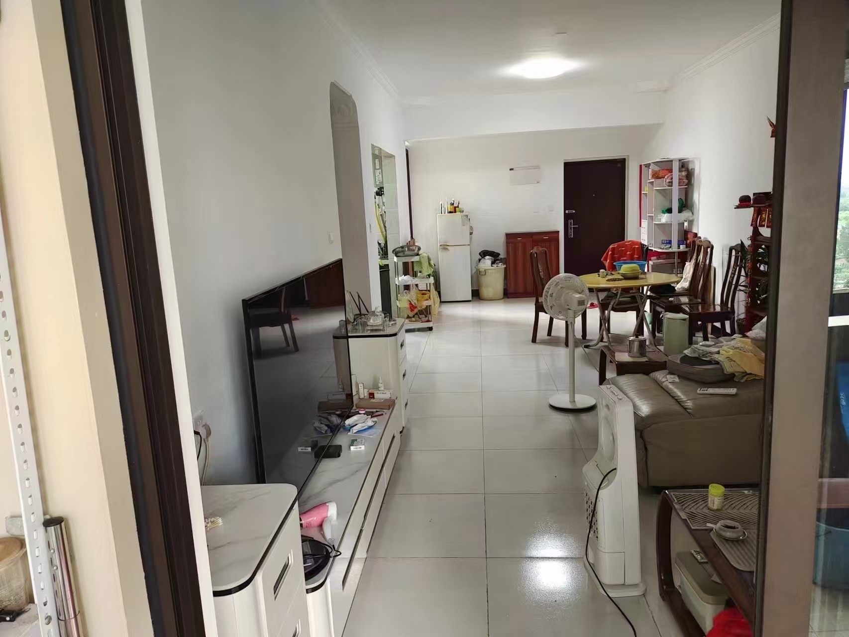 绿地东郡小区  3室2厅2卫    93.0万 绿地东郡小区  3室2厅2卫    93.0万客厅