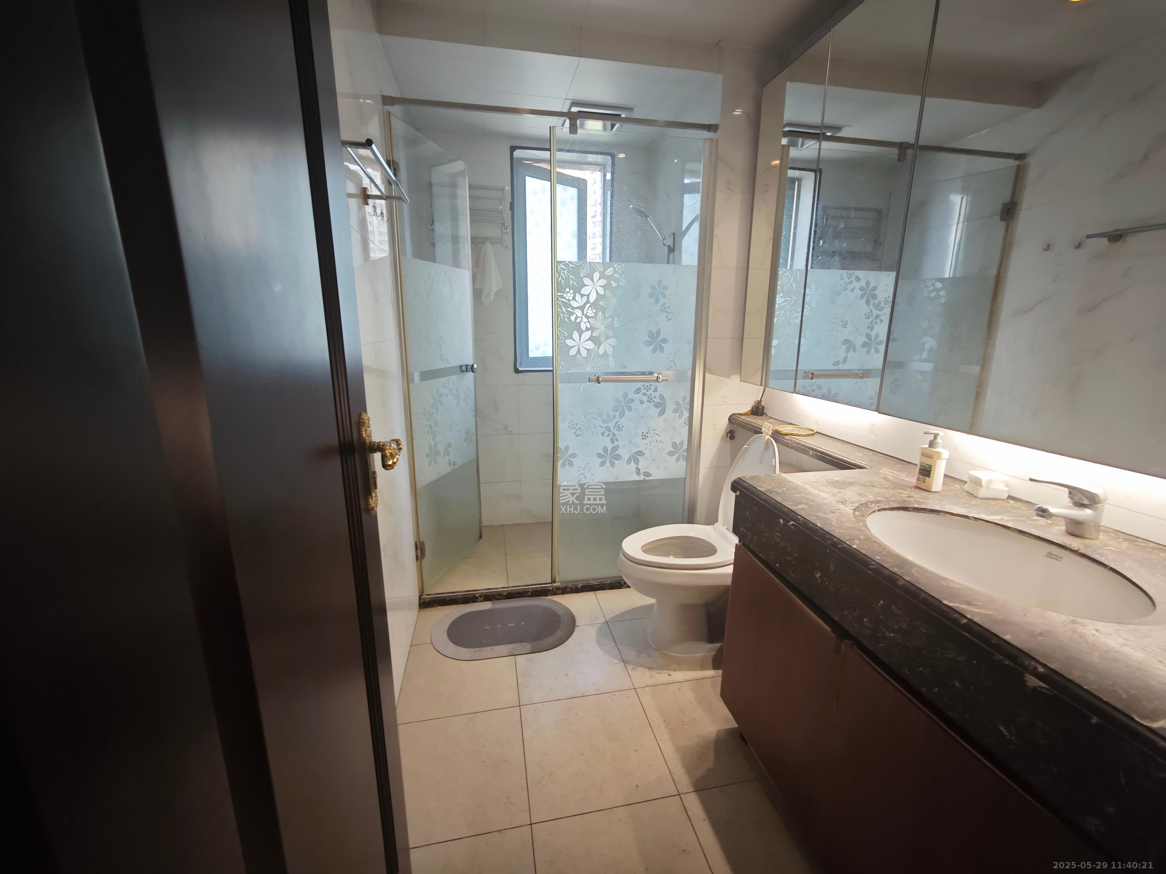 恒大翡翠华庭 3室2厅2卫 2200.0元/月 恒大翡翠华庭 3室2厅2卫 2200.0元/月室内图