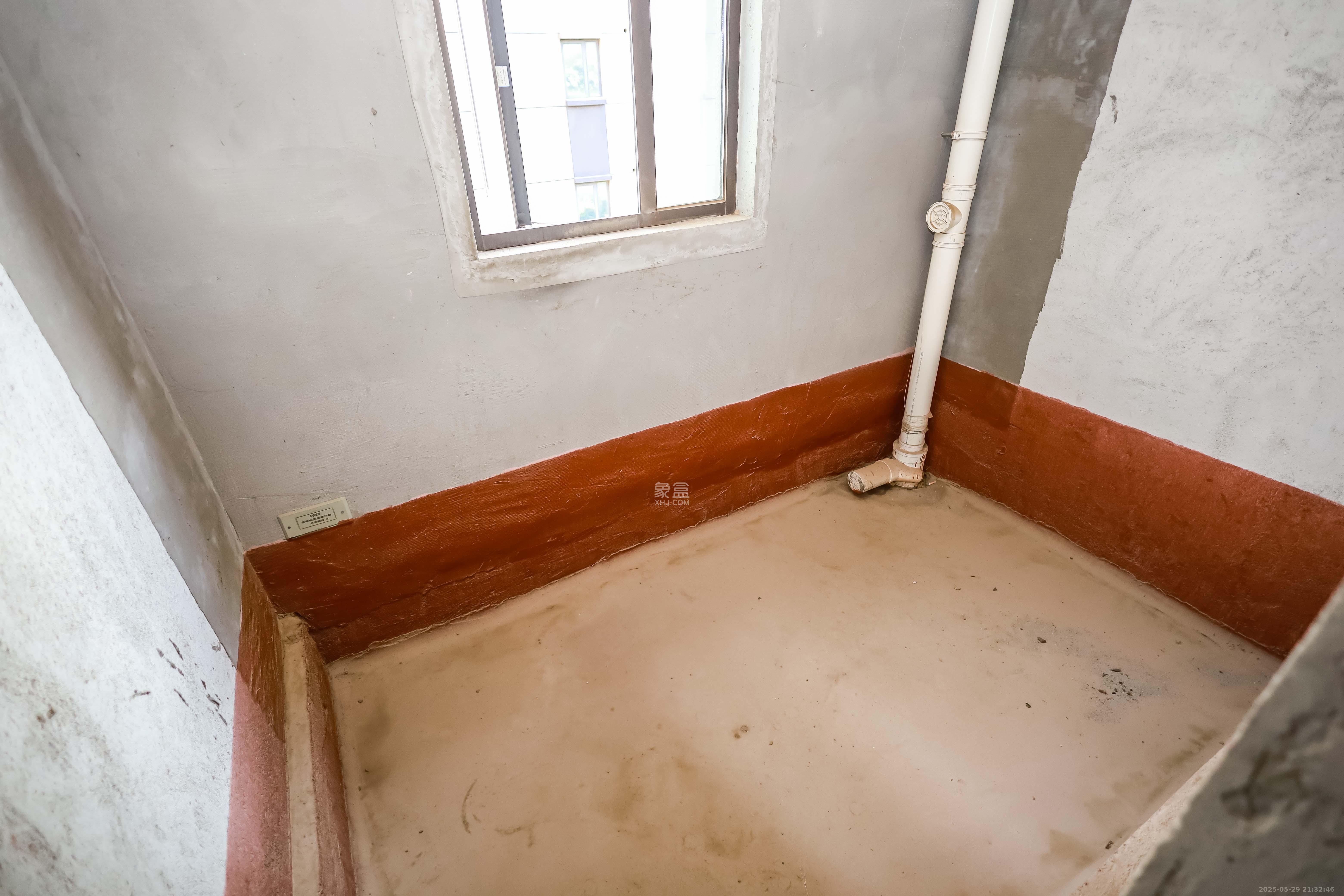 通号岭绣苑 4室2厅2卫 126.0万 通号岭绣苑 4室2厅2卫 126.0万卫生间