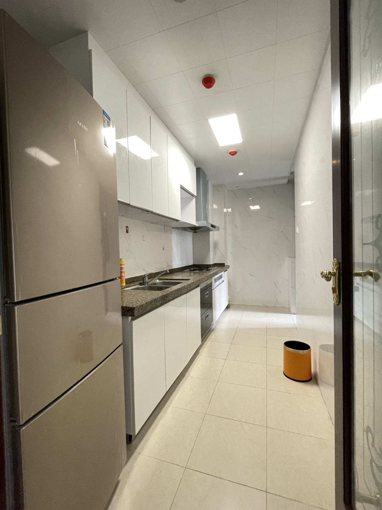 恒大美丽沙天寰湾 1室1厅1卫 2200.0元/月 恒大美丽沙天寰湾 1室1厅1卫 2200.0元/月室内图