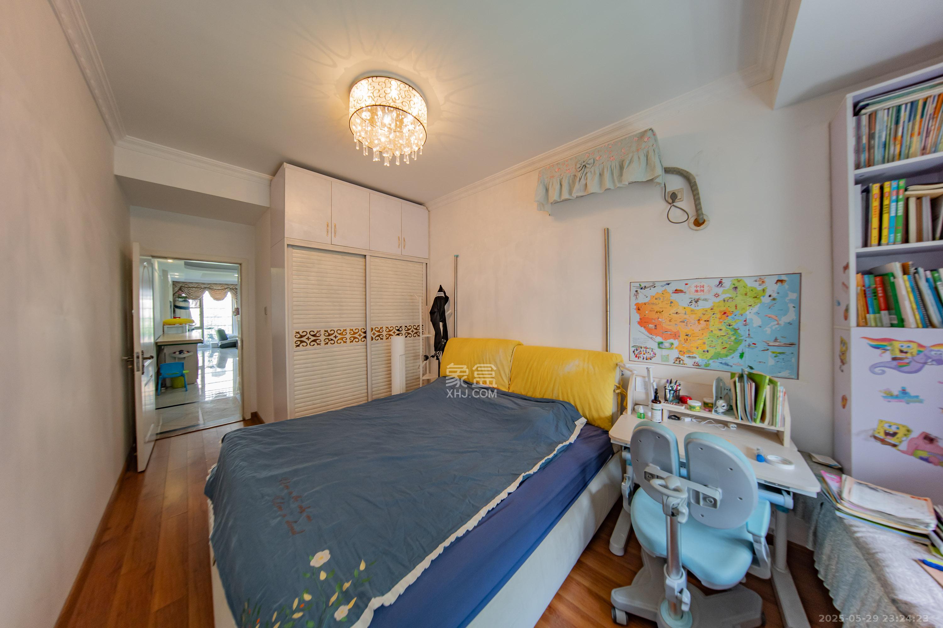 米兰春天 3室2厅2卫 79.8万 米兰春天 3室2厅2卫 79.8万卧室