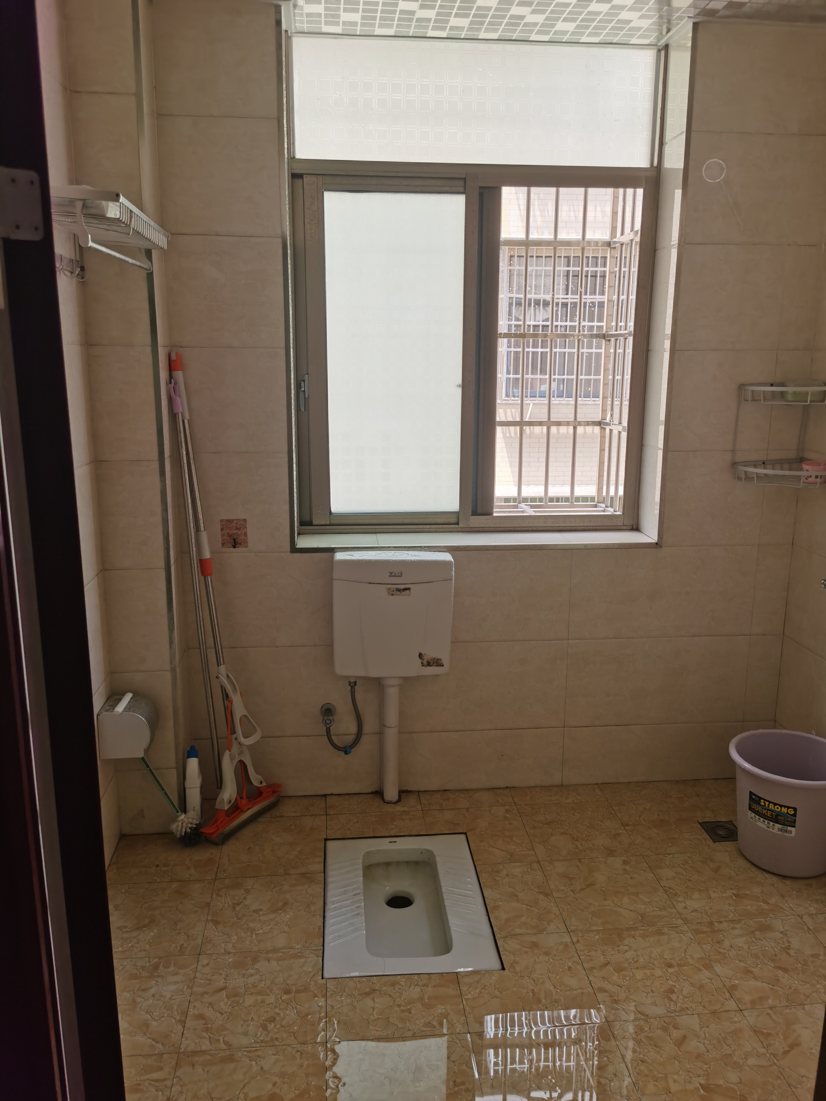 金塘小区  1室1厅1卫    850.0元/月 金塘小区  1室1厅1卫    850.0元/月室内图