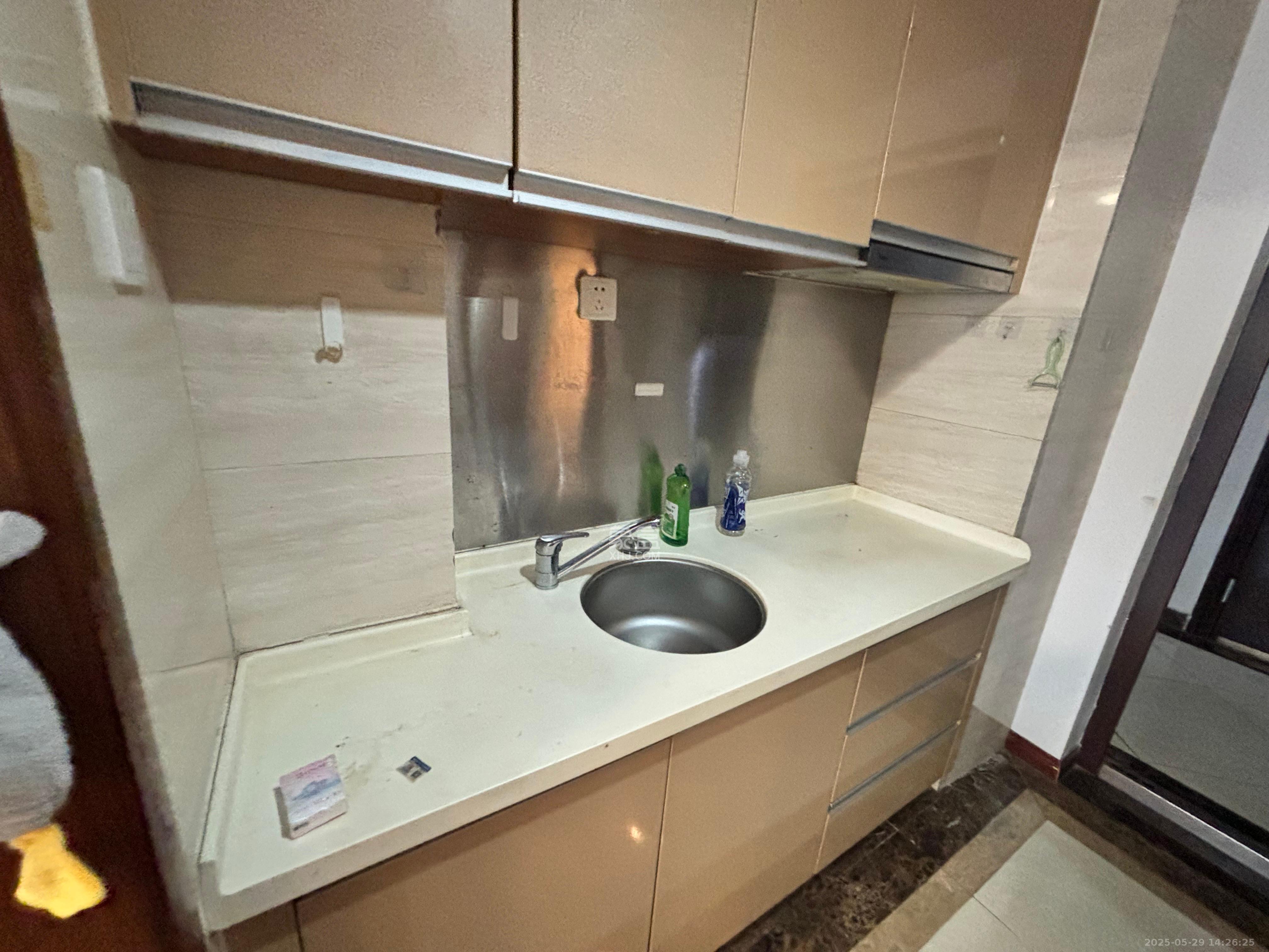 香樟兰亭(朗峰苑) 1室1厅1卫 1300.0元/月 香樟兰亭(朗峰苑) 1室1厅1卫 1300.0元/月室内图