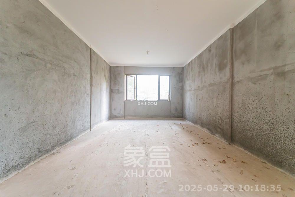 星湖湾二期高层  4室2厅2卫   1800.00元/月室内图