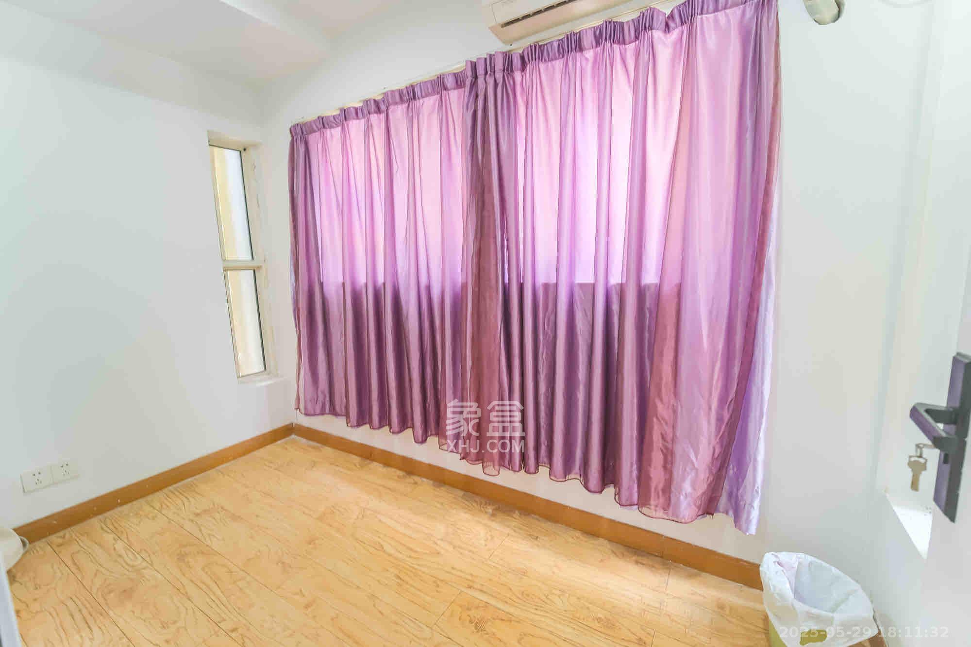 山水湾 5室2厅3卫 6800.0元/月 山水湾 5室2厅3卫 6800.0元/月室内图