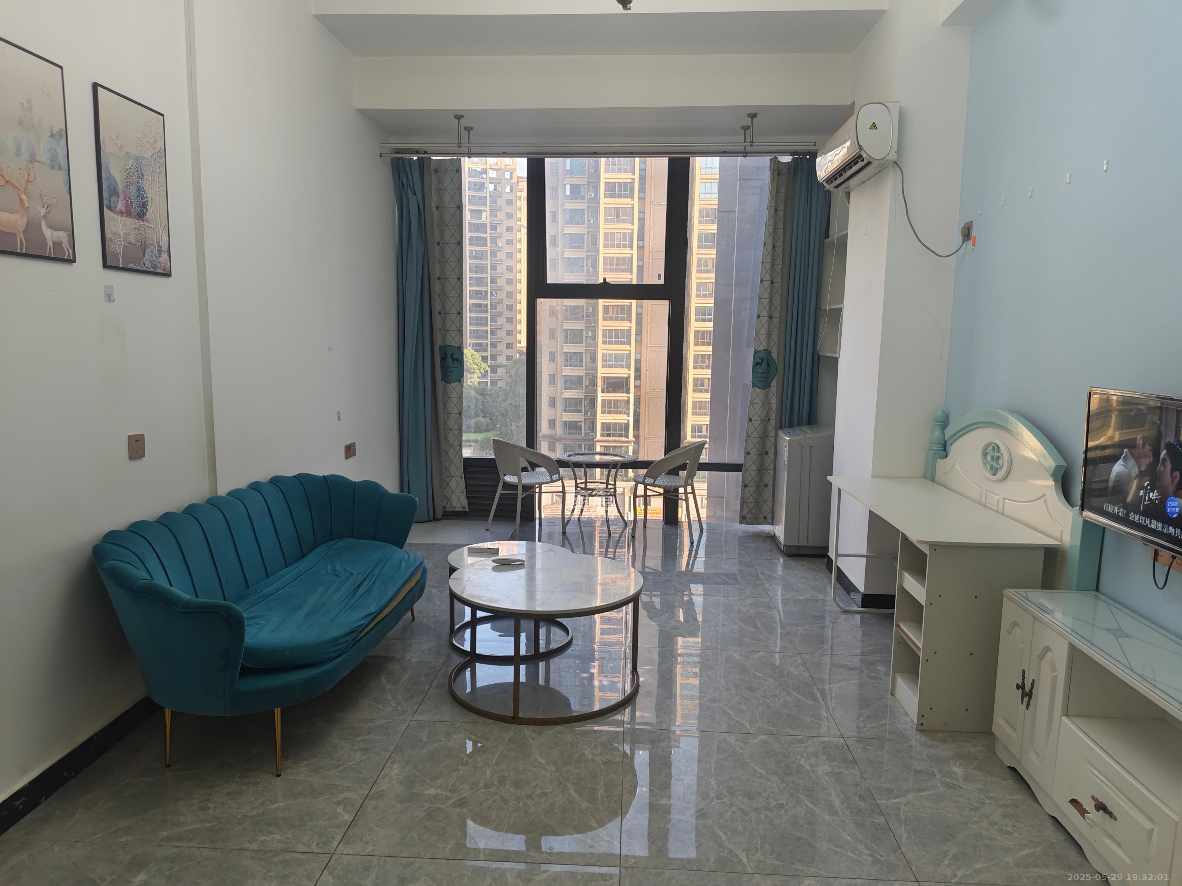 裕天国际商汇中心 1室1厅1卫 1500.0元/月 裕天国际商汇中心 1室1厅1卫 1500.0元/月室内图