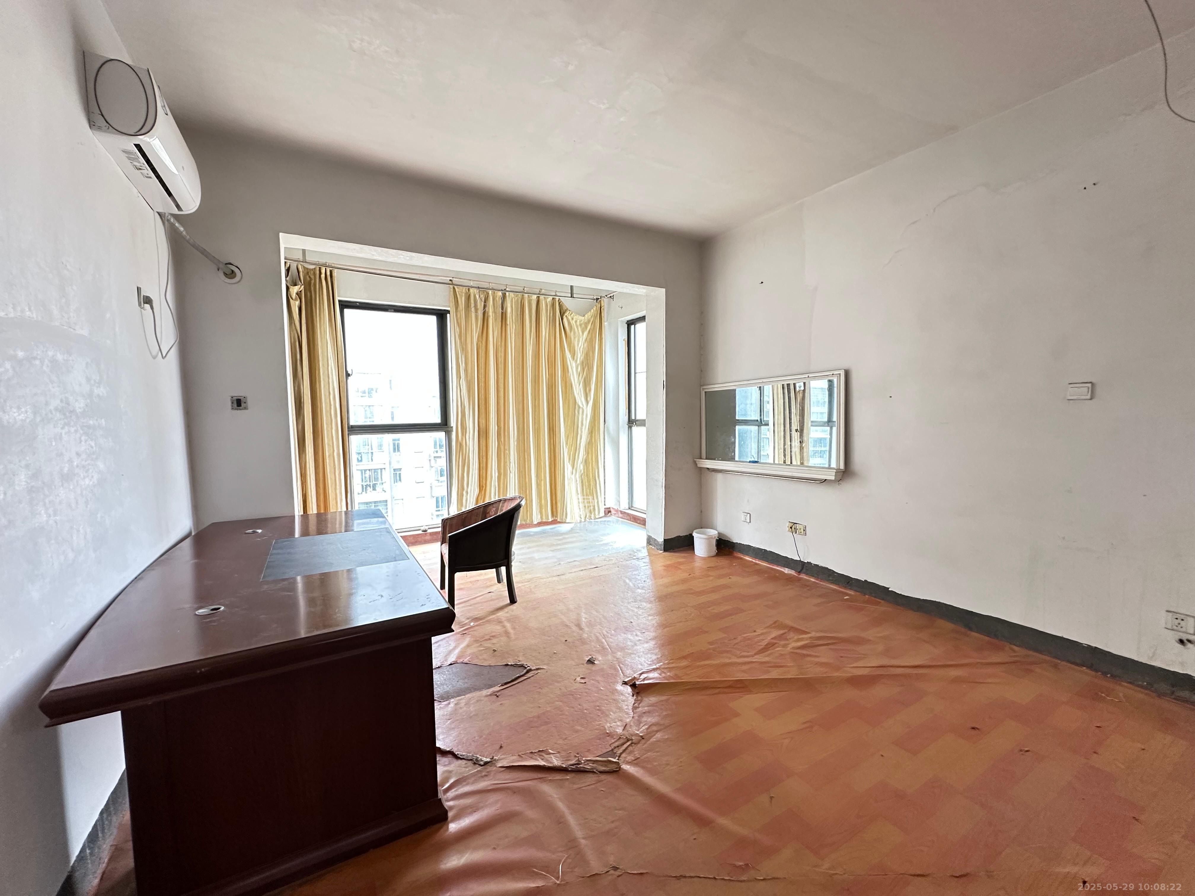 颐和佳园 3室2厅2卫 2800.0元/月 颐和佳园 3室2厅2卫 2800.0元/月室内图