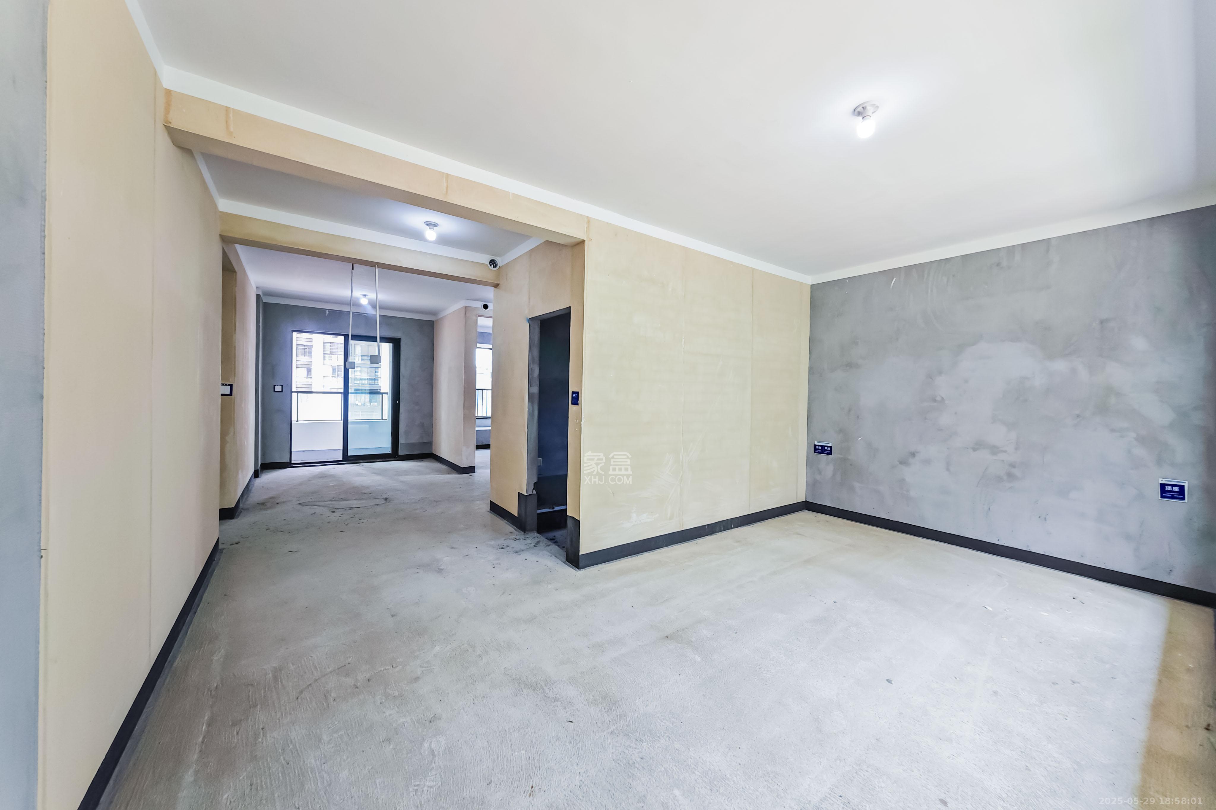 建发玖洲观澜  4室2厅2卫   238.00万其他