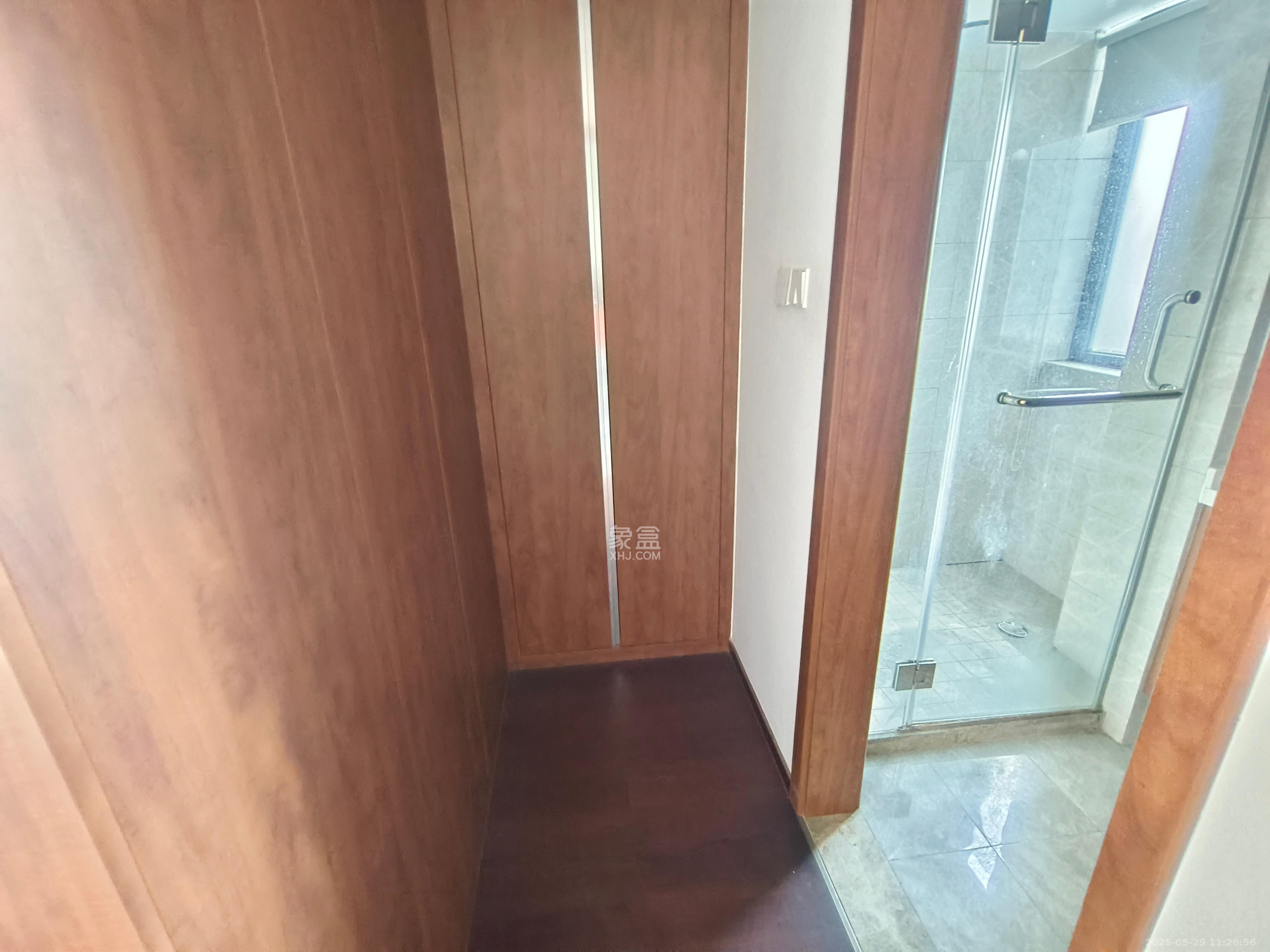 旭辉都会山  3室2厅2卫    3600.0元/月室内图