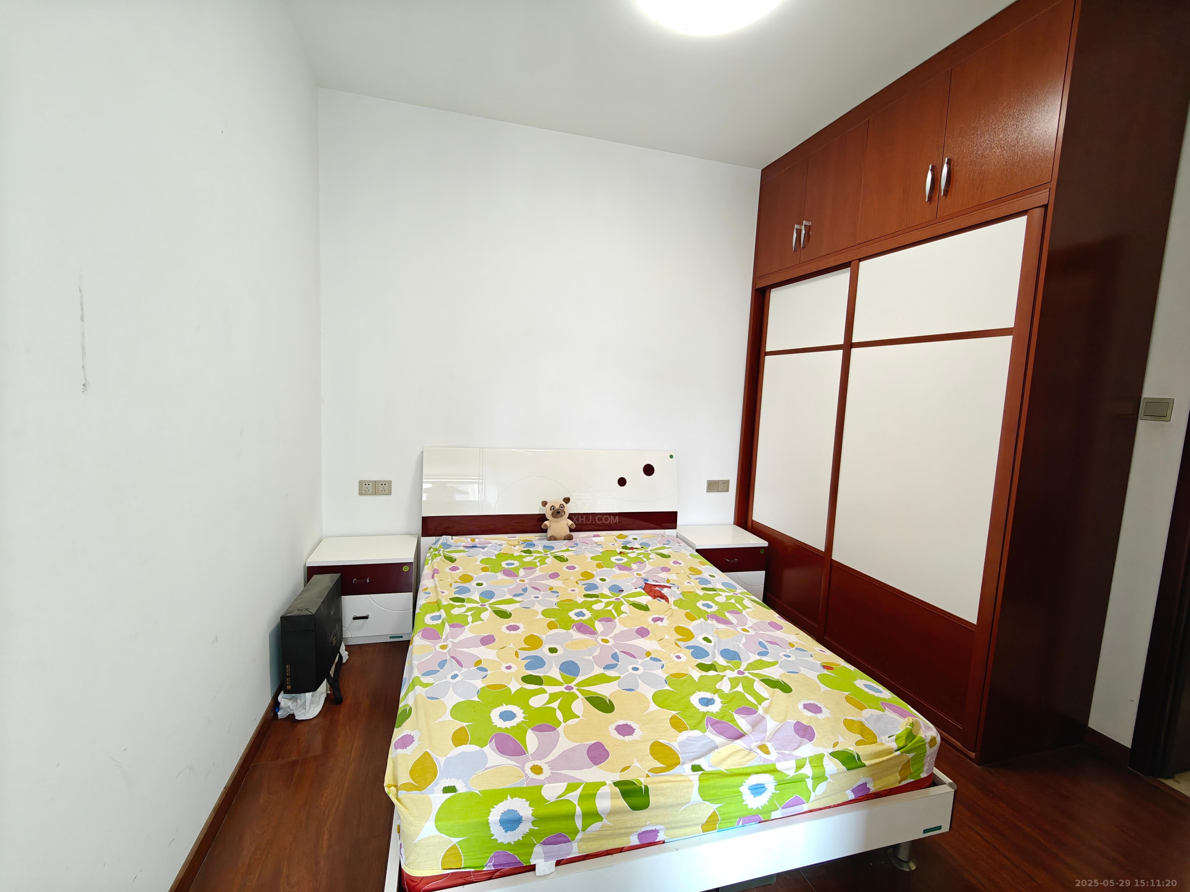 湖景名城  2室2厅1卫   1700.00元/月室内图