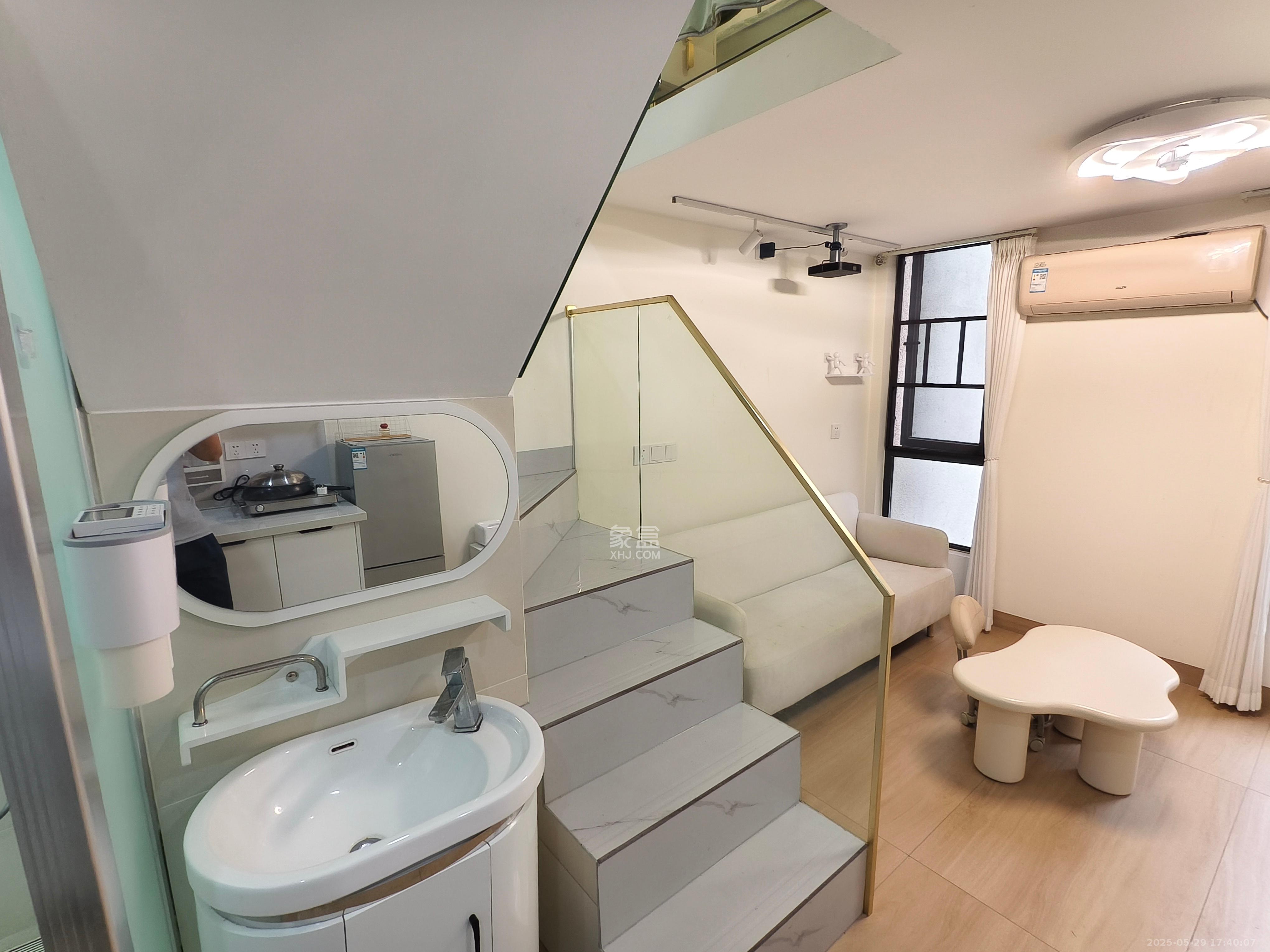 力高凤凰新天  1室1厅1卫   2400.00元/月室内图
