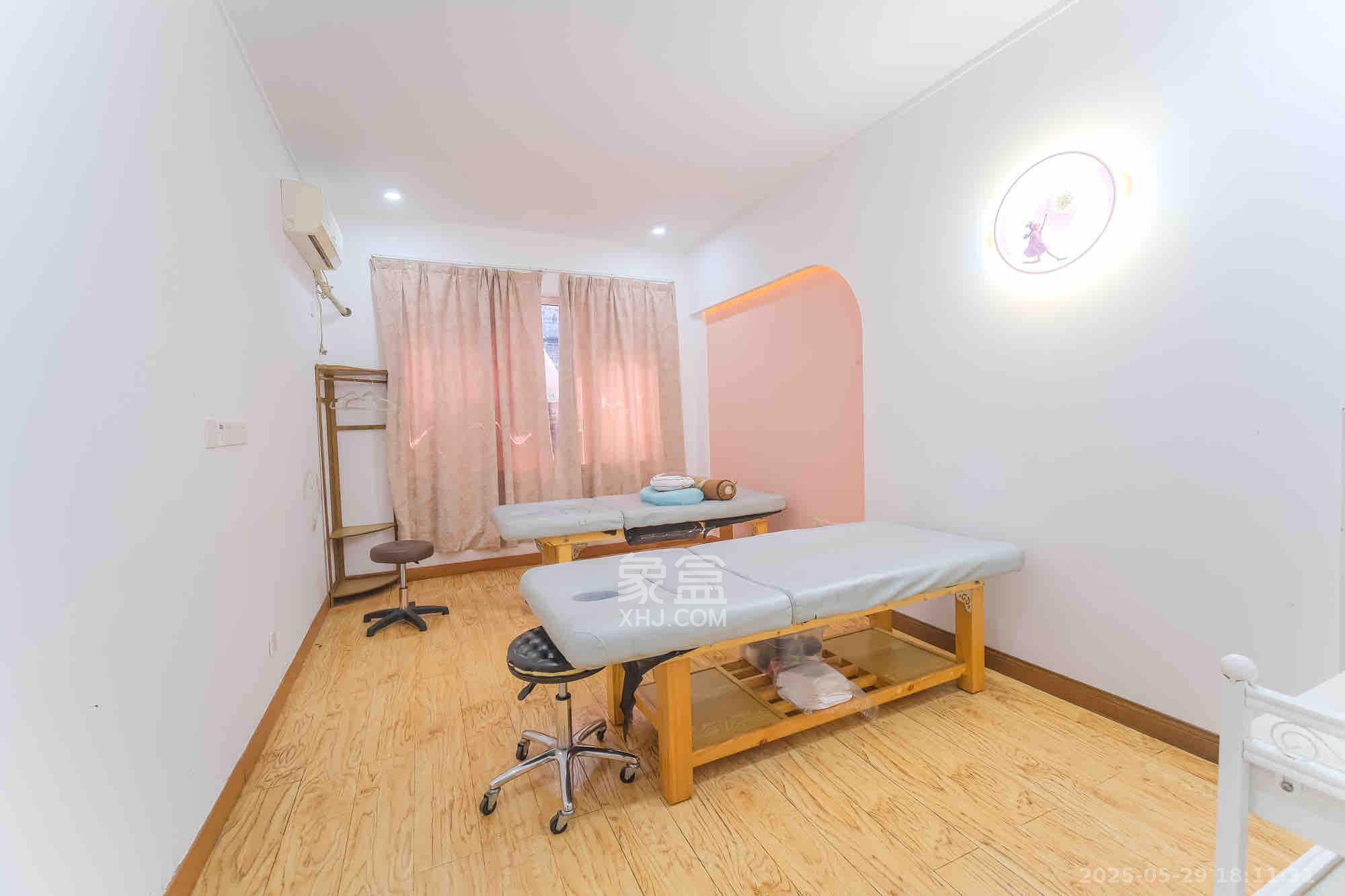 山水湾 5室2厅3卫 6800.0元/月 山水湾 5室2厅3卫 6800.0元/月室内图