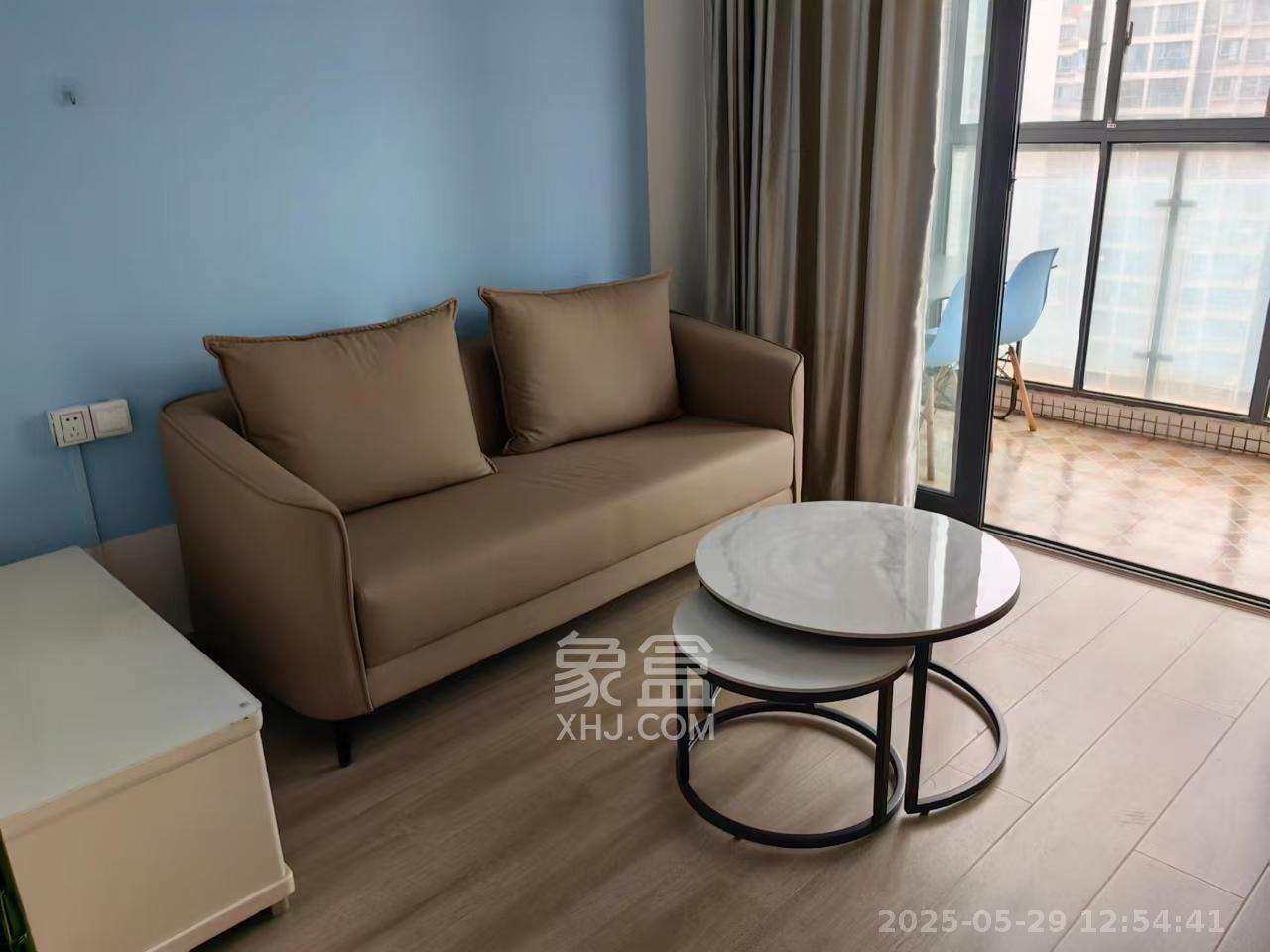 高鑫麓城  1室2厅1卫   2500.00元/月室内图1