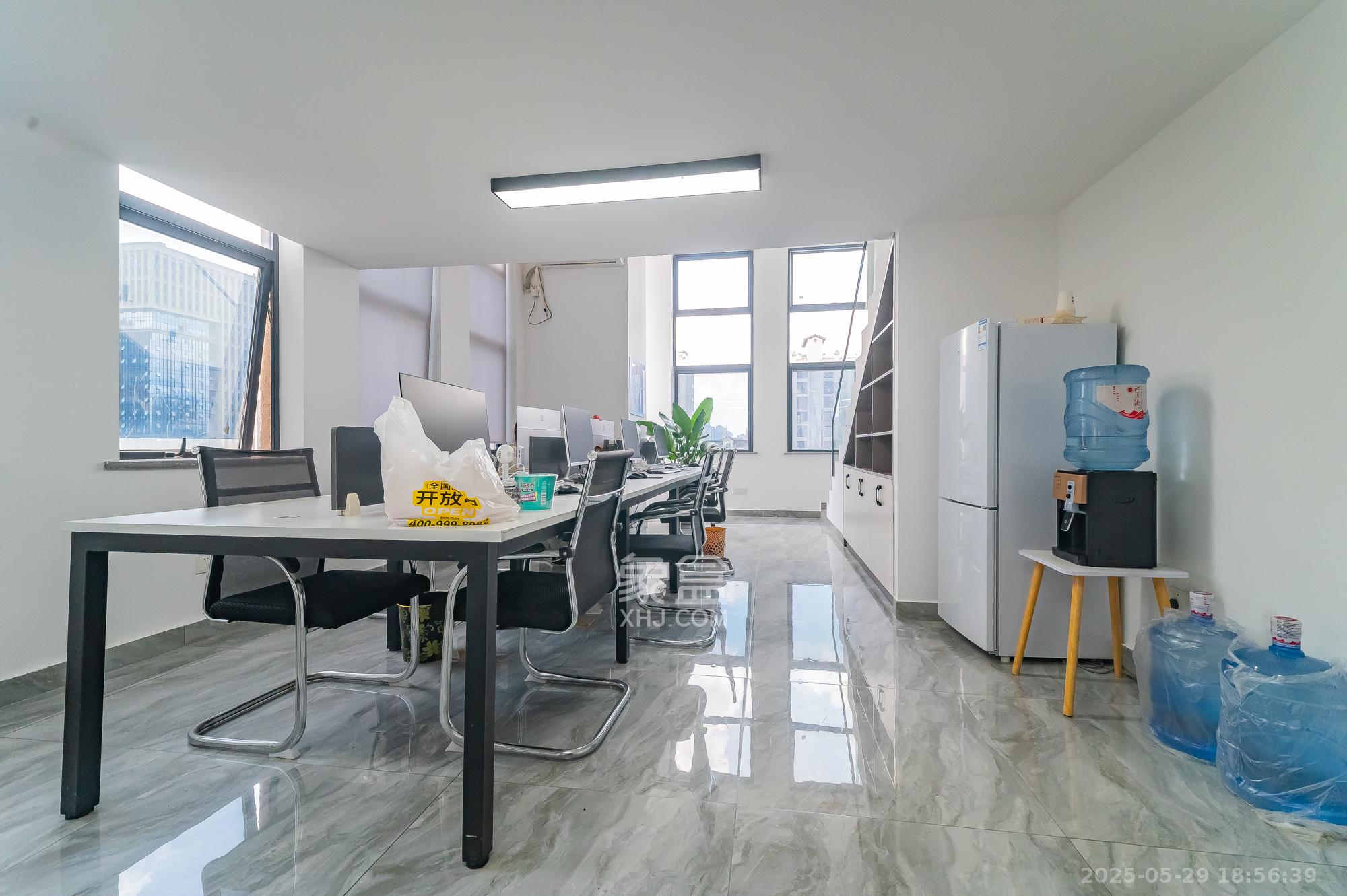 华润置地广场二期  1室1厅1卫    33.0万 华润置地广场二期  1室1厅1卫    33.0万其他