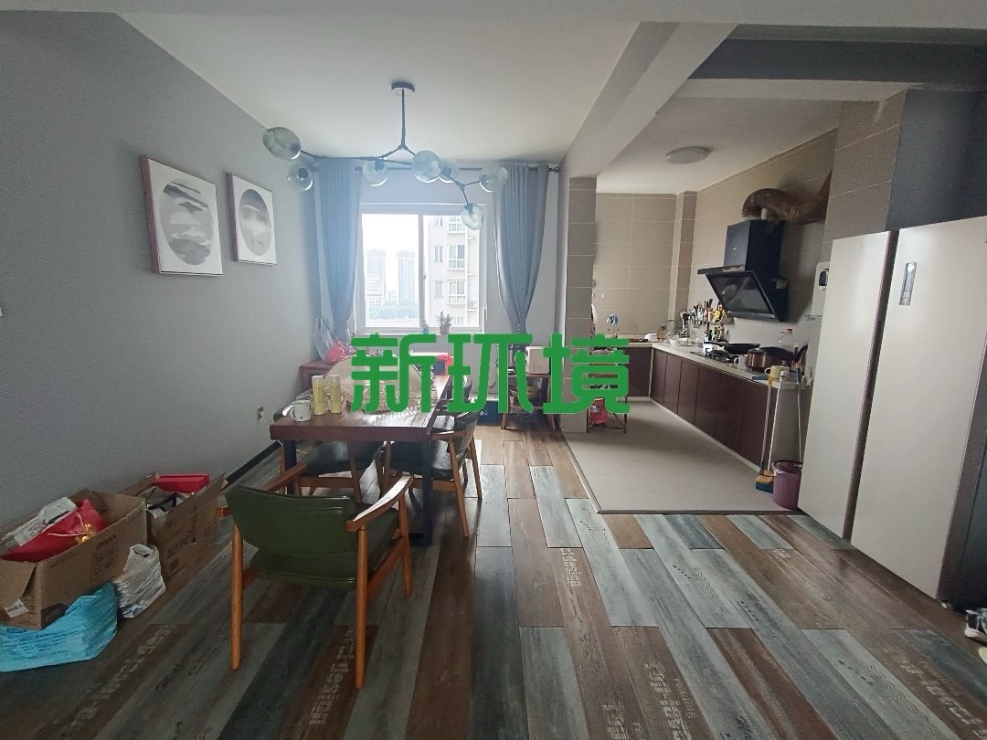 澧岸家园  4室2厅2卫   59.80万客厅