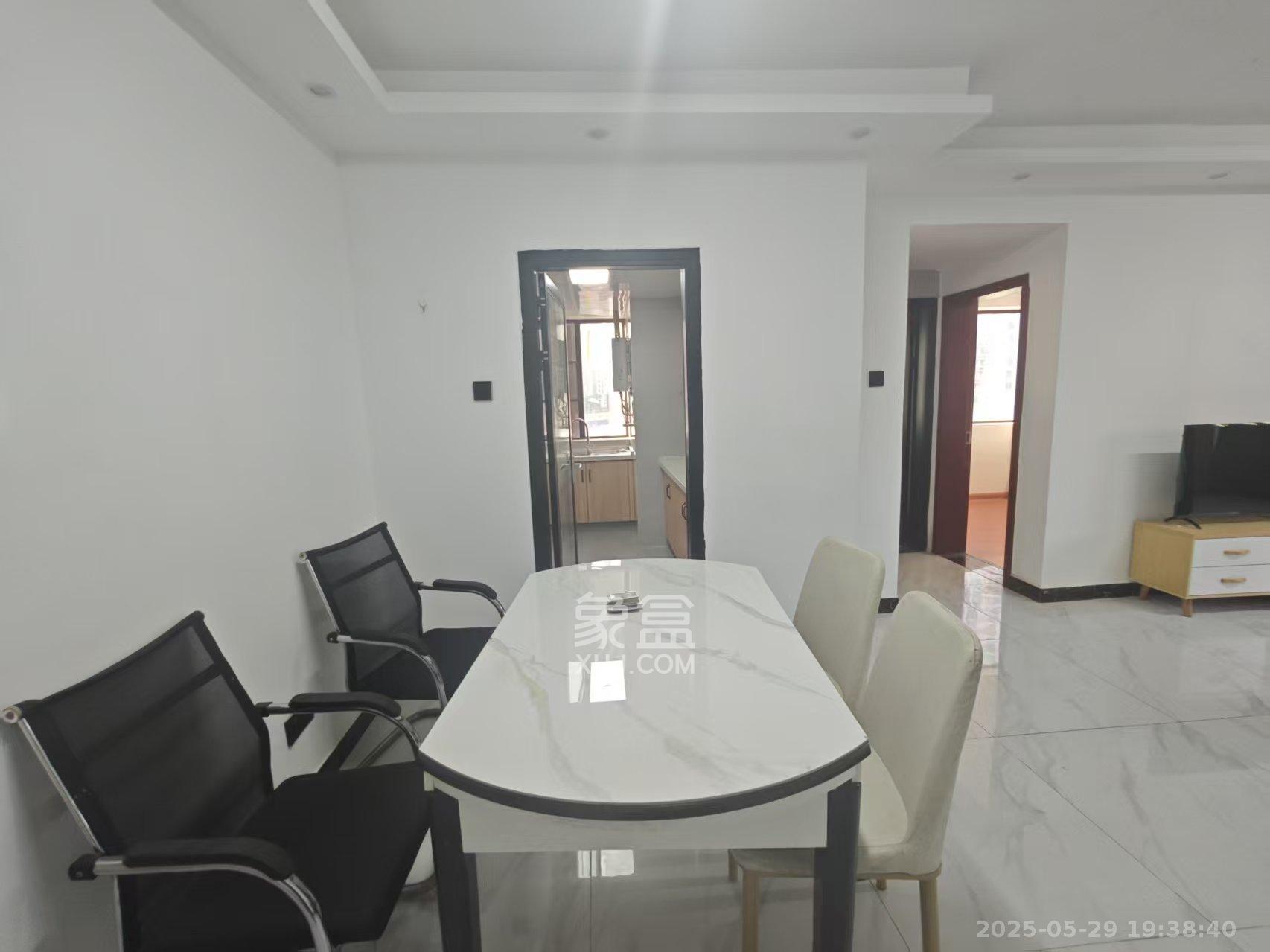 梅溪正荣府 5室2厅2卫 3800.0元/月 梅溪正荣府 5室2厅2卫 3800.0元/月室内图