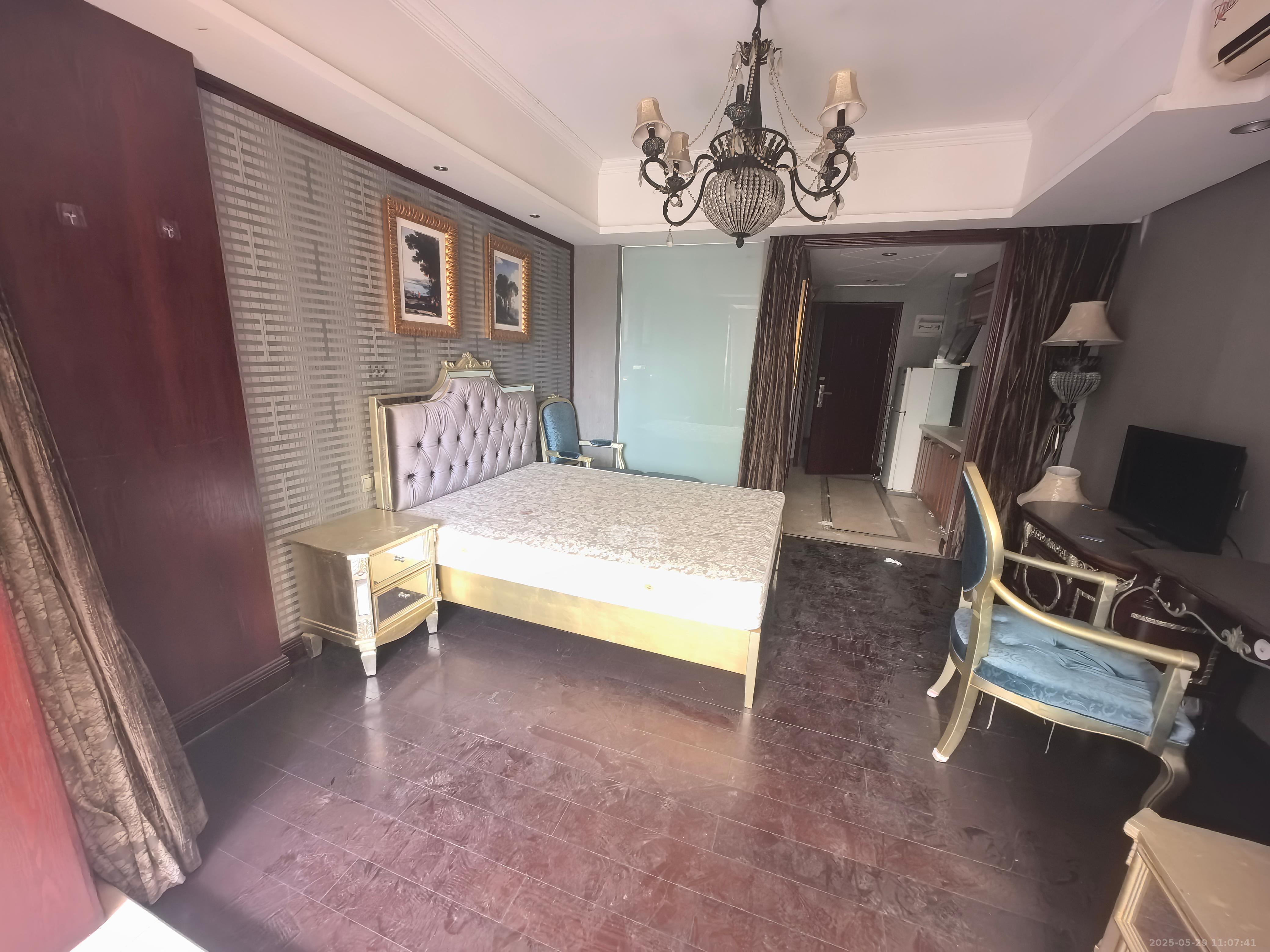 沁园春御院 1室1厅1卫 1700.0元/月 沁园春御院 1室1厅1卫 1700.0元/月室内图