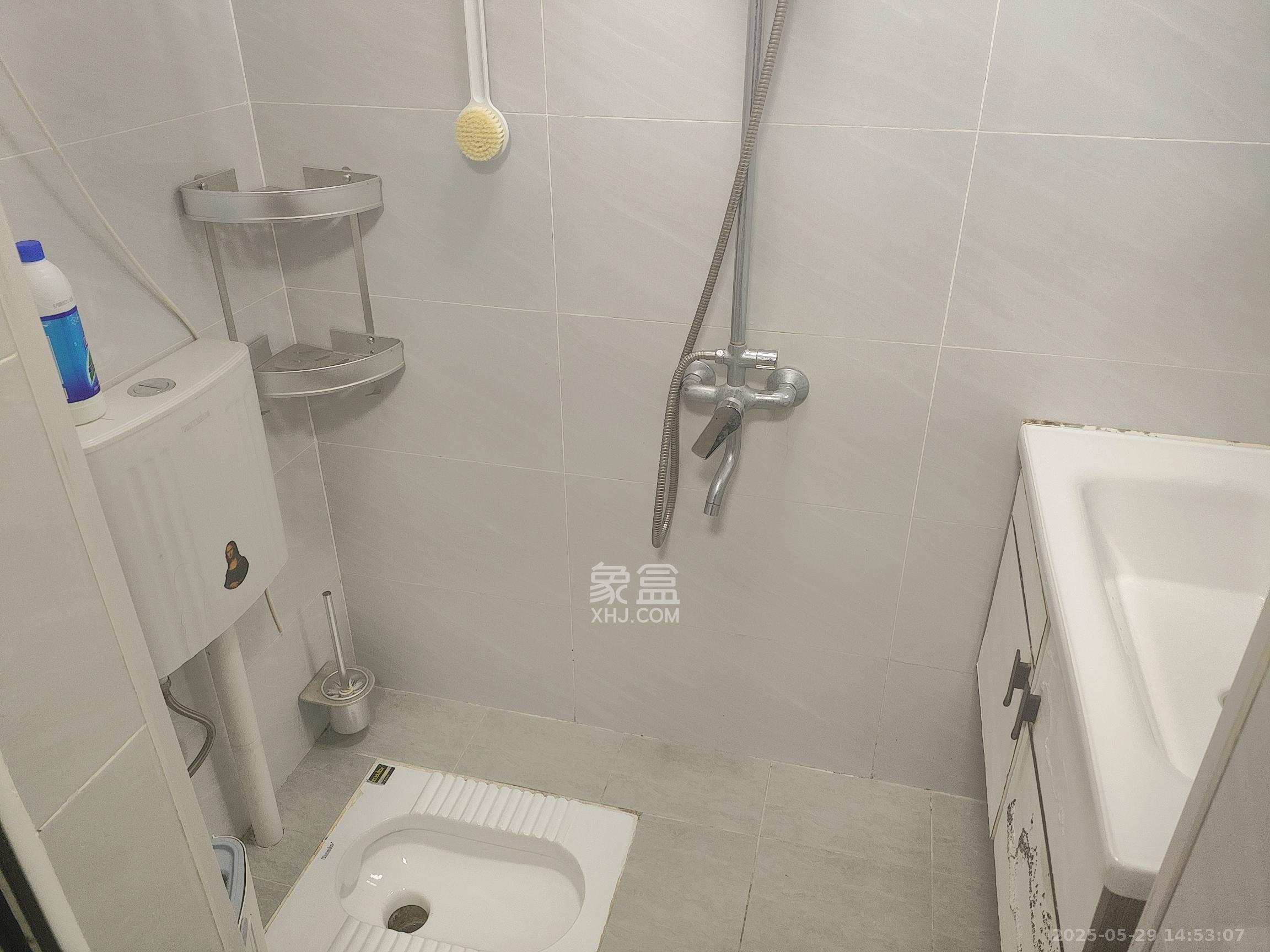 保利天禧EF区  1室1厅1卫   1600.00元/月室内图