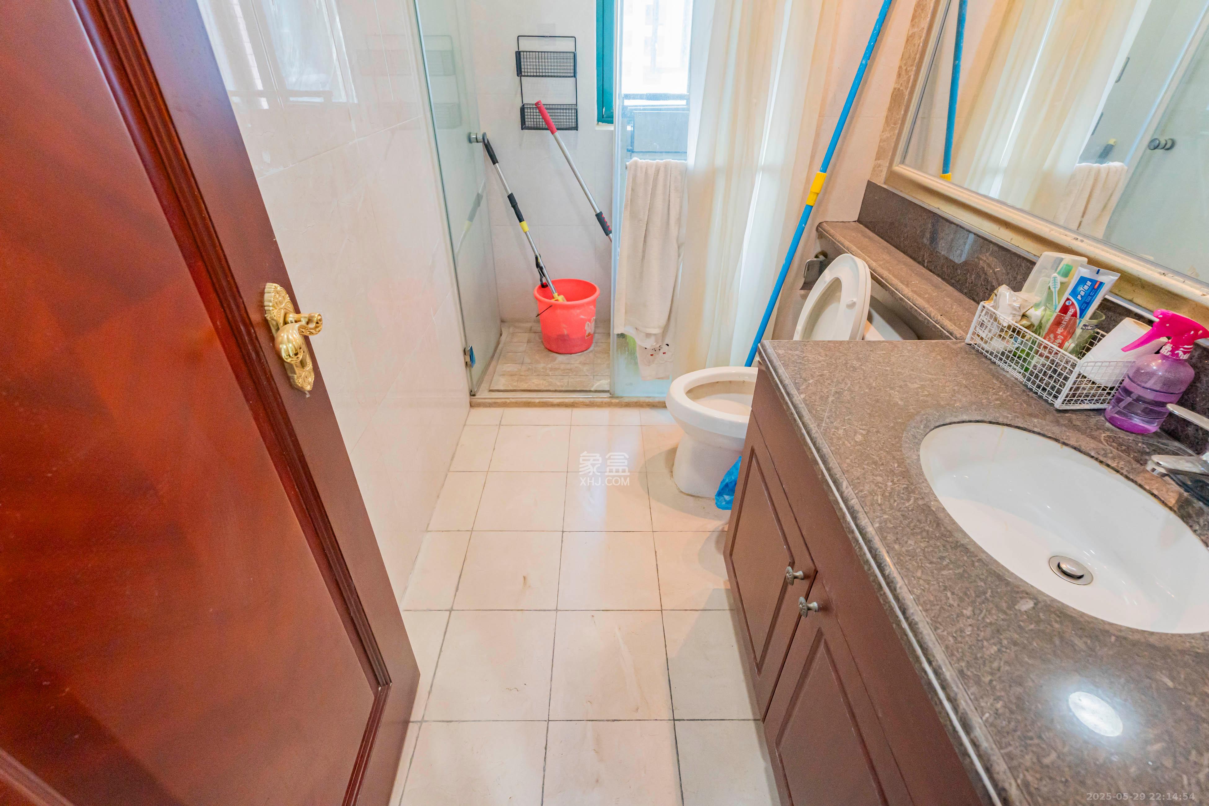 恒大雅苑 3室2厅1卫 86.0万 恒大雅苑 3室2厅1卫 86.0万卫生间