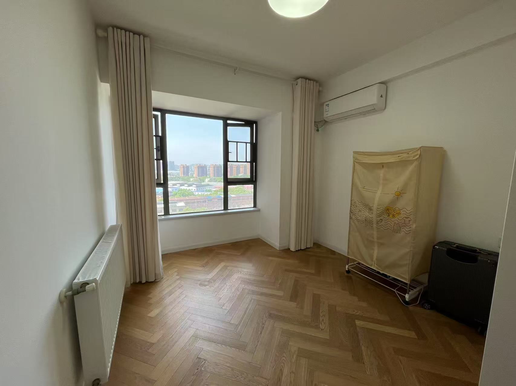 凯风珑城 4室2厅2卫 63.8万 凯风珑城 4室2厅2卫 63.8万室内图